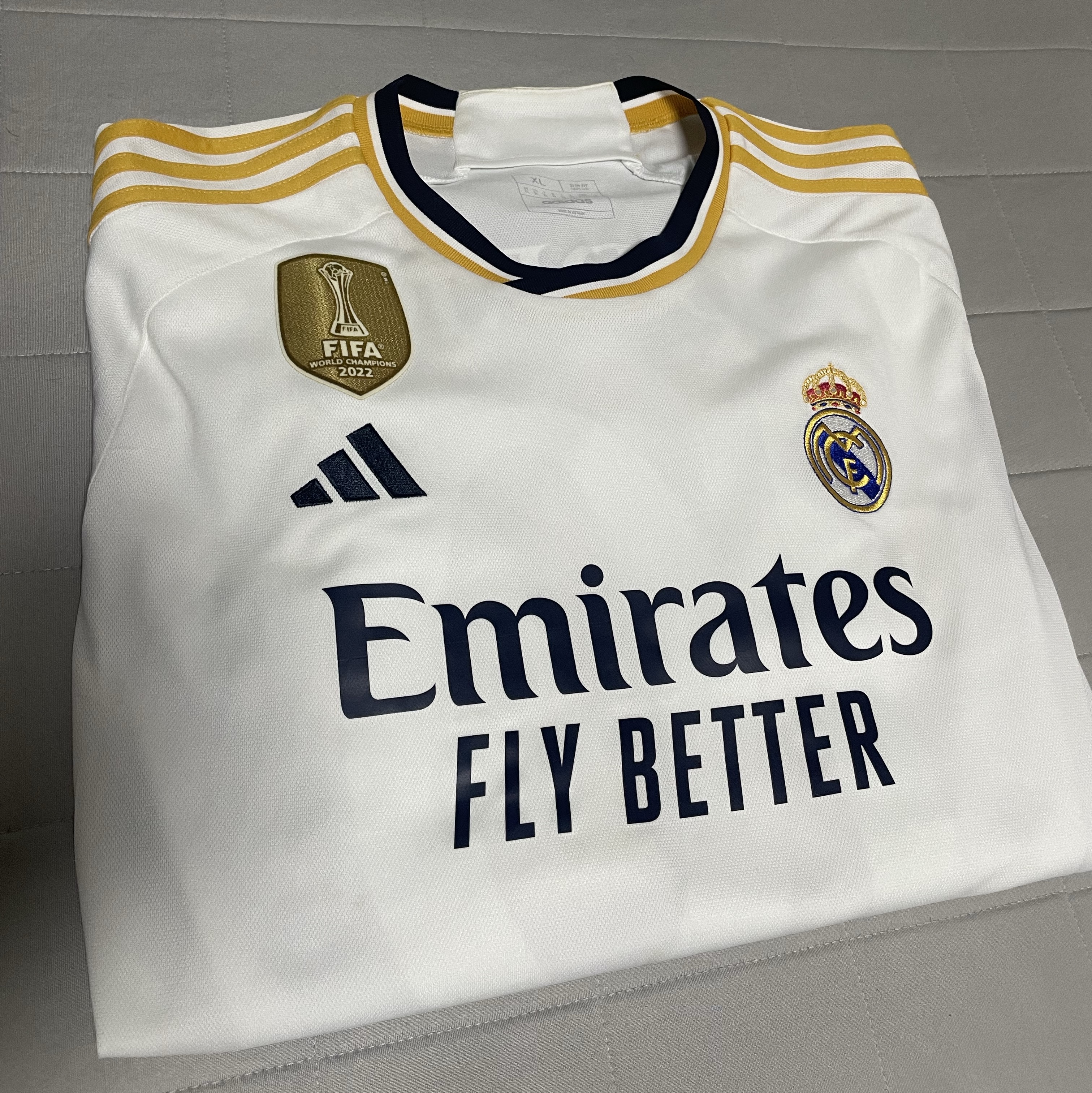 Adidas Real Madrid 2024/25 Home Authentic Long Sleeve Jersey White - KR Sizing (Non Marking Ver.), Adidas Real Madrid 2024/25 Away Jersey Crew Orange - US Sizing (Non Marking Ver.) 착용 스타일 - 7