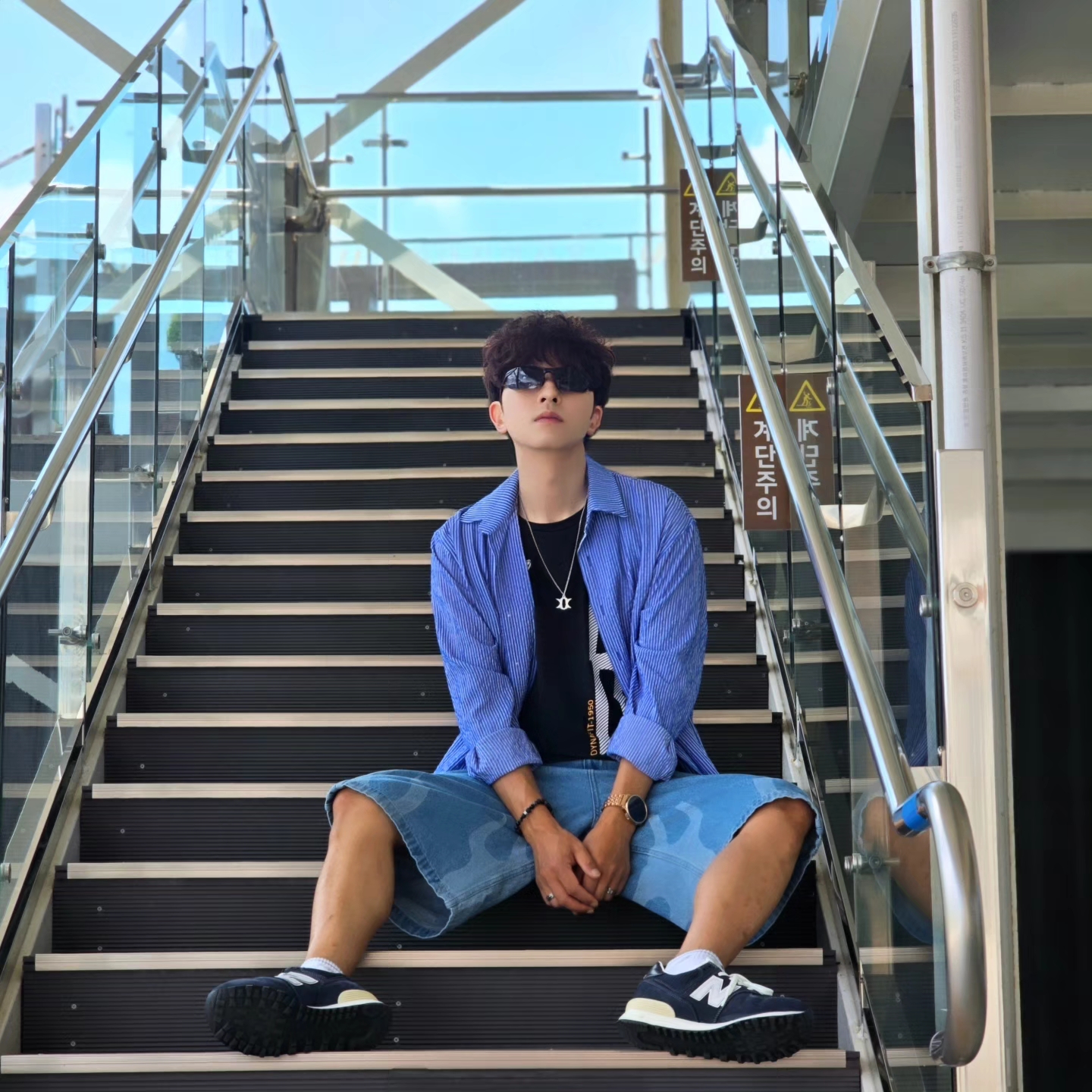 Samsung Galaxy Watch6 44mm LTE Silver (Korean Ver.), Adidas Flames Denim Shorts Blue - KR Sizing 착용 스타일 - 7