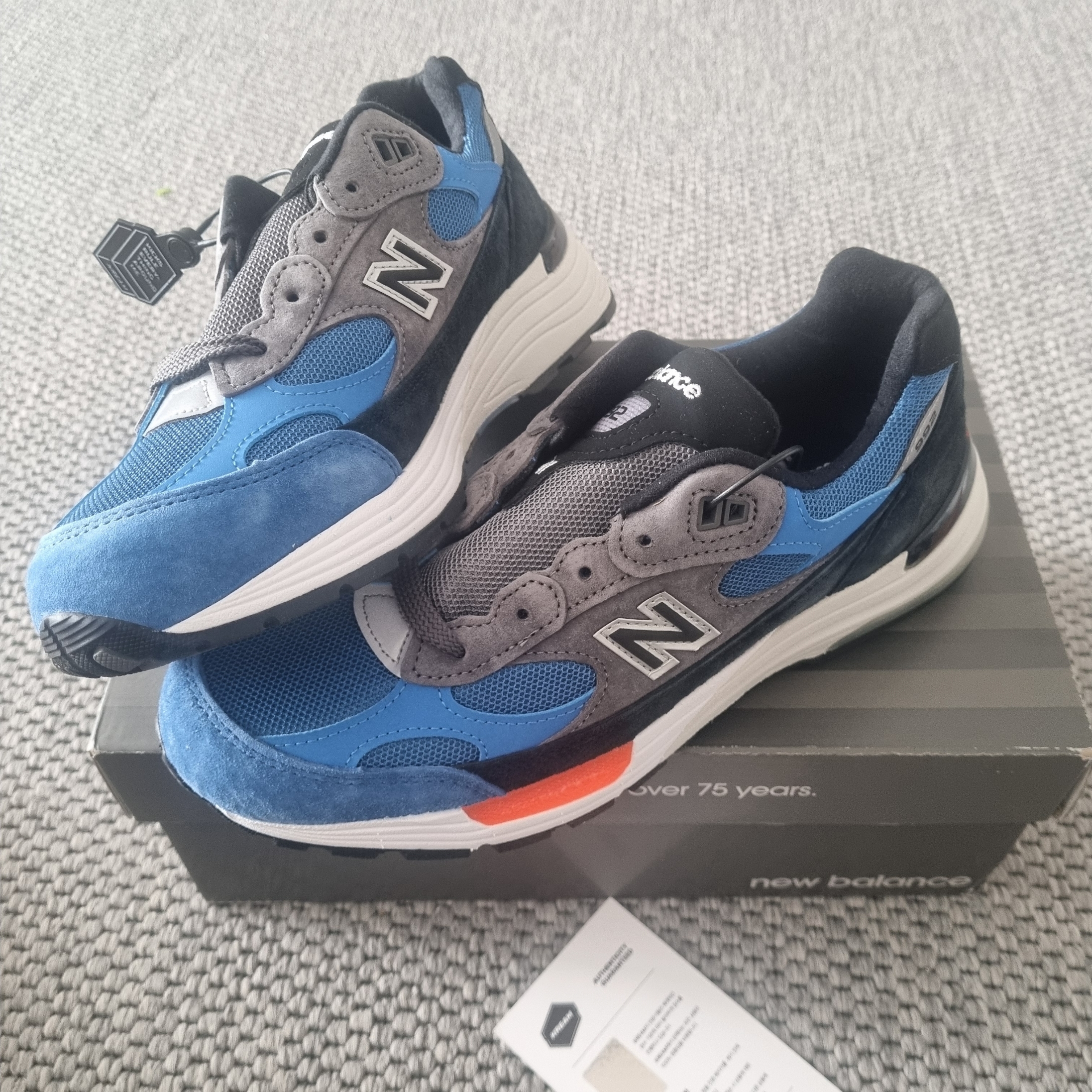 New Balance 992 Made in USA Blue Grey 착용 스타일