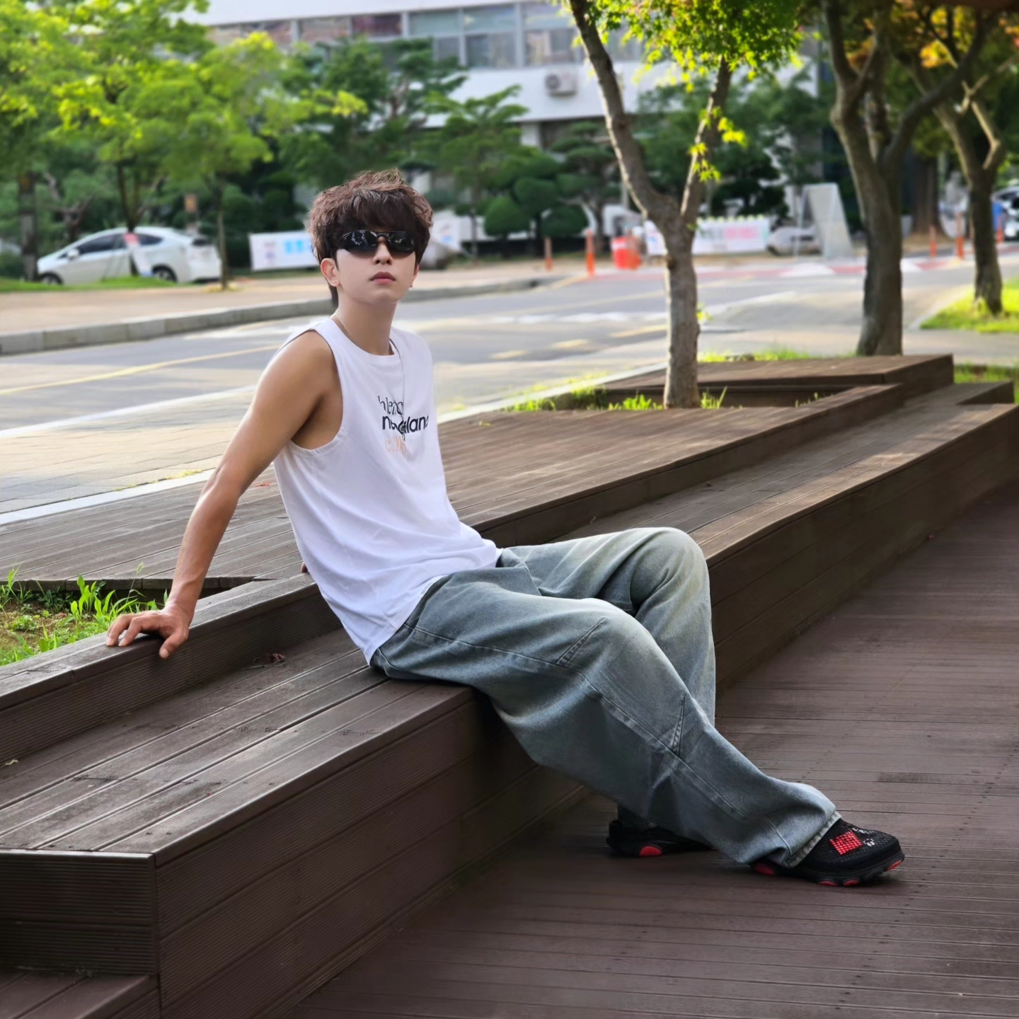 Crocs x Staple Classic All Terrain Clog Black, Samsung Galaxy Watch6 44mm LTE Silver (Korean Ver.) 착용 스타일 - 10