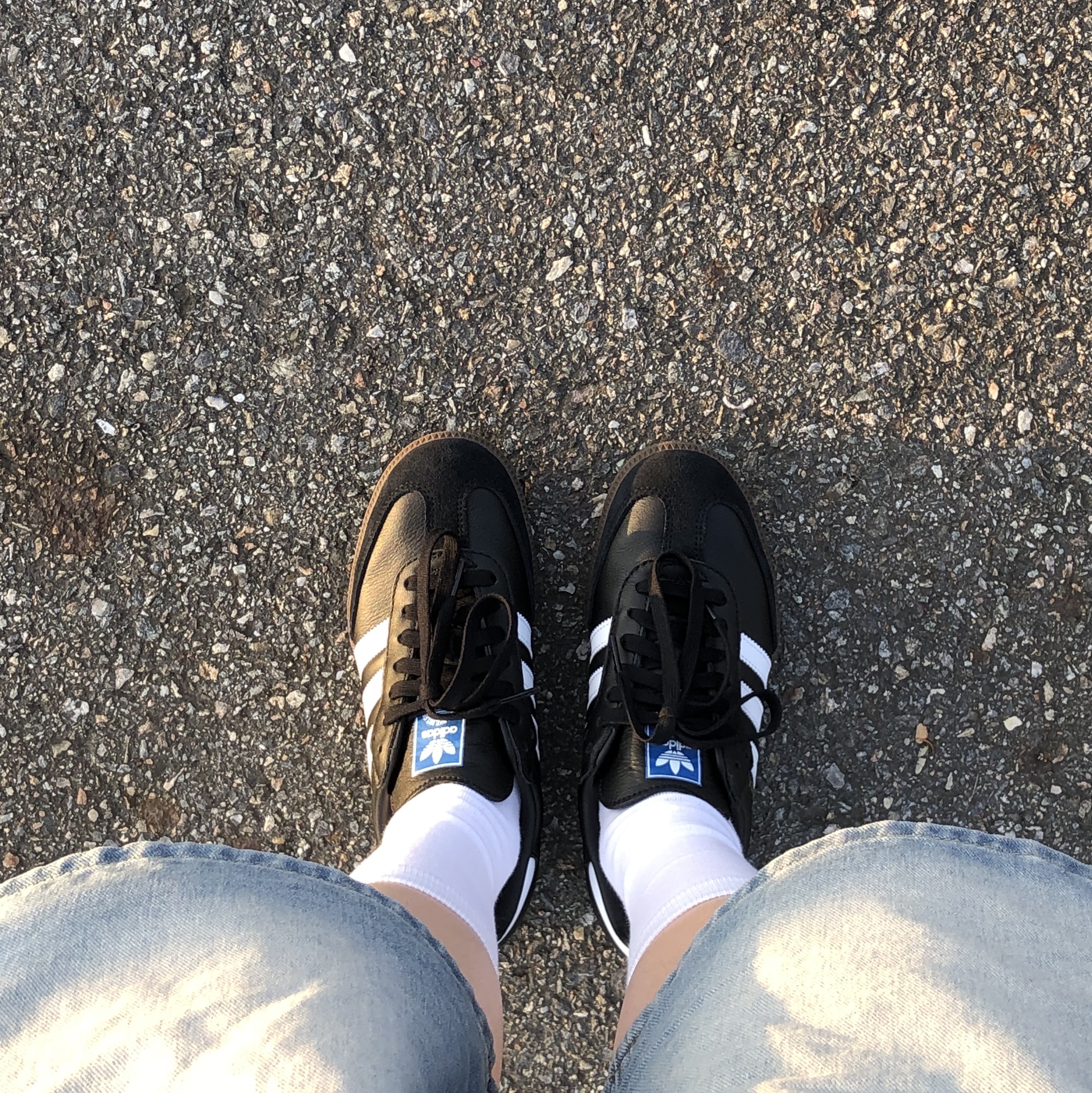 Adidas Samba OG Black White Gum 착용 스타일