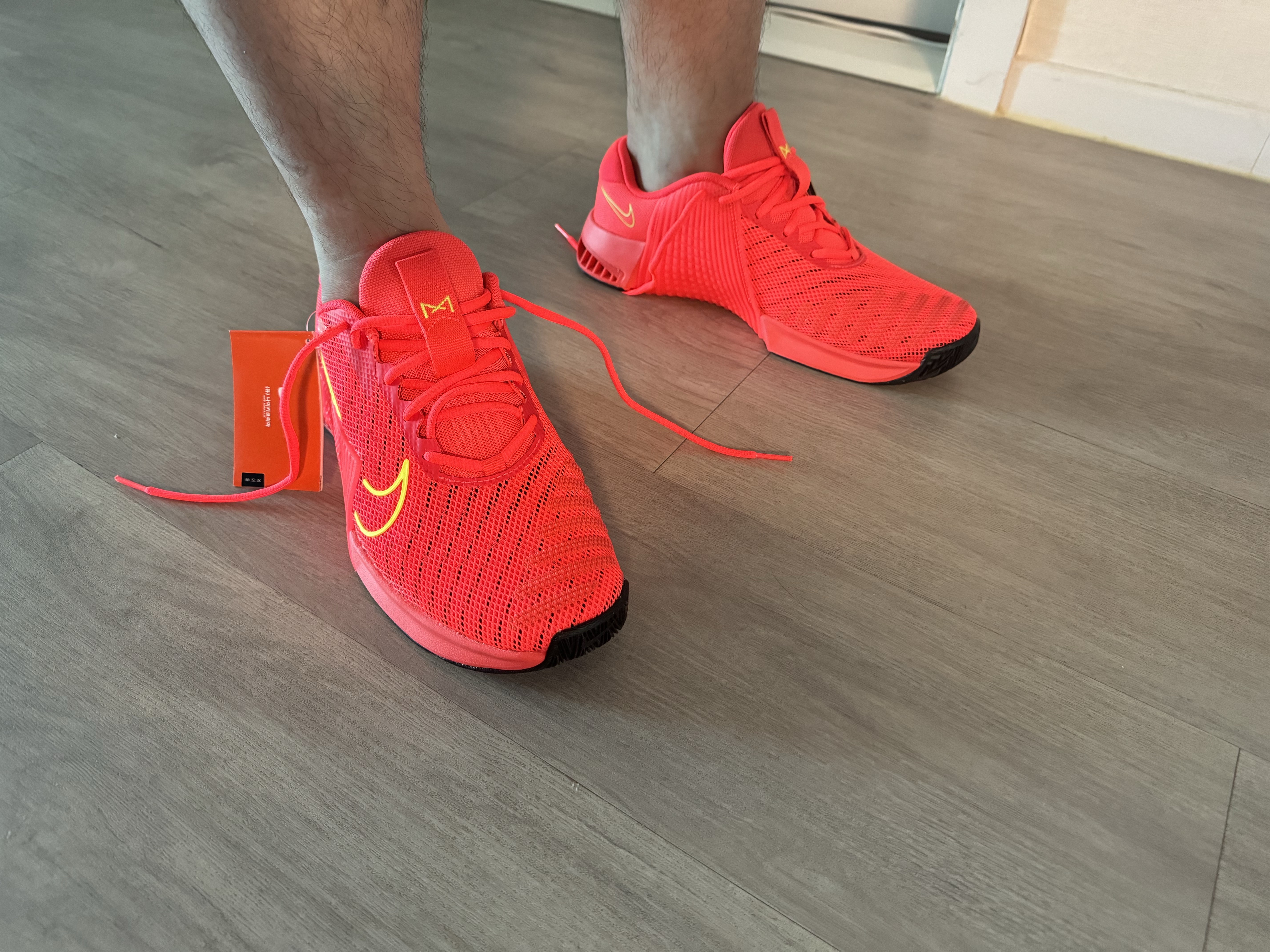 Nike Metcon 9 Bright Crimson Black Volt 착용 스타일 - 2