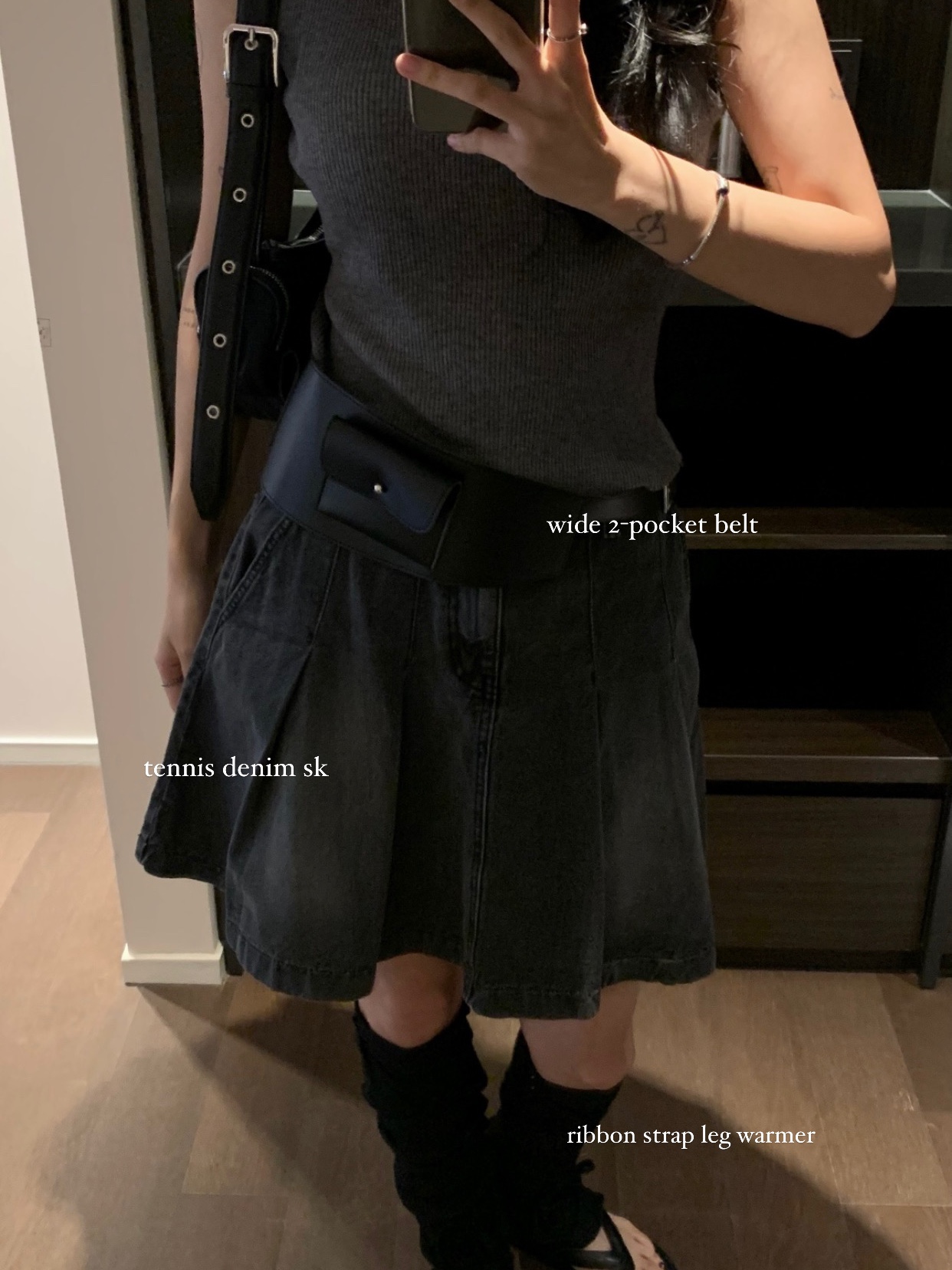 Matin Kim Madeleine Round Bag Black 착용 스타일 - 3
