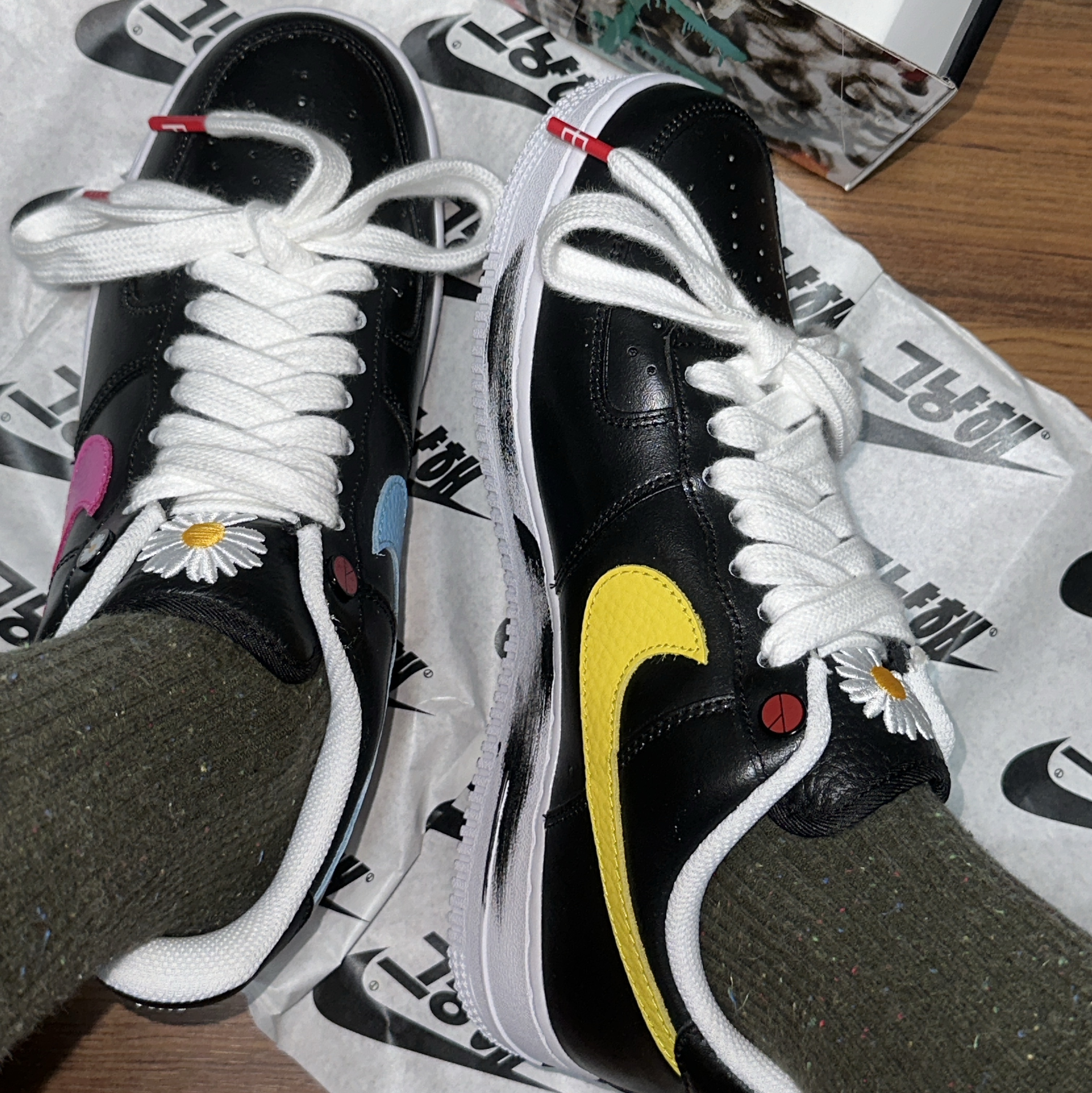 Nike x Peaceminusone Air Force 1 Low Para-Noise 3.0 Black and Multicolor 착용 스타일 - 3