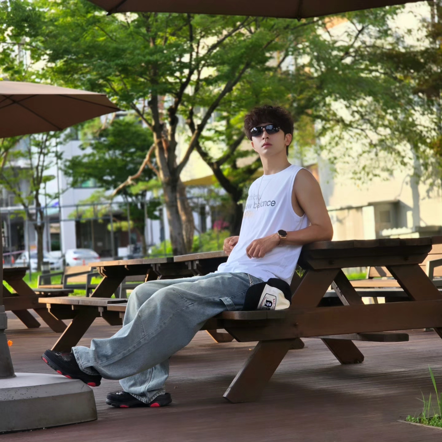 Crocs x Staple Classic All Terrain Clog Black, Samsung Galaxy Watch6 44mm LTE Silver (Korean Ver.) 착용 스타일 - 7