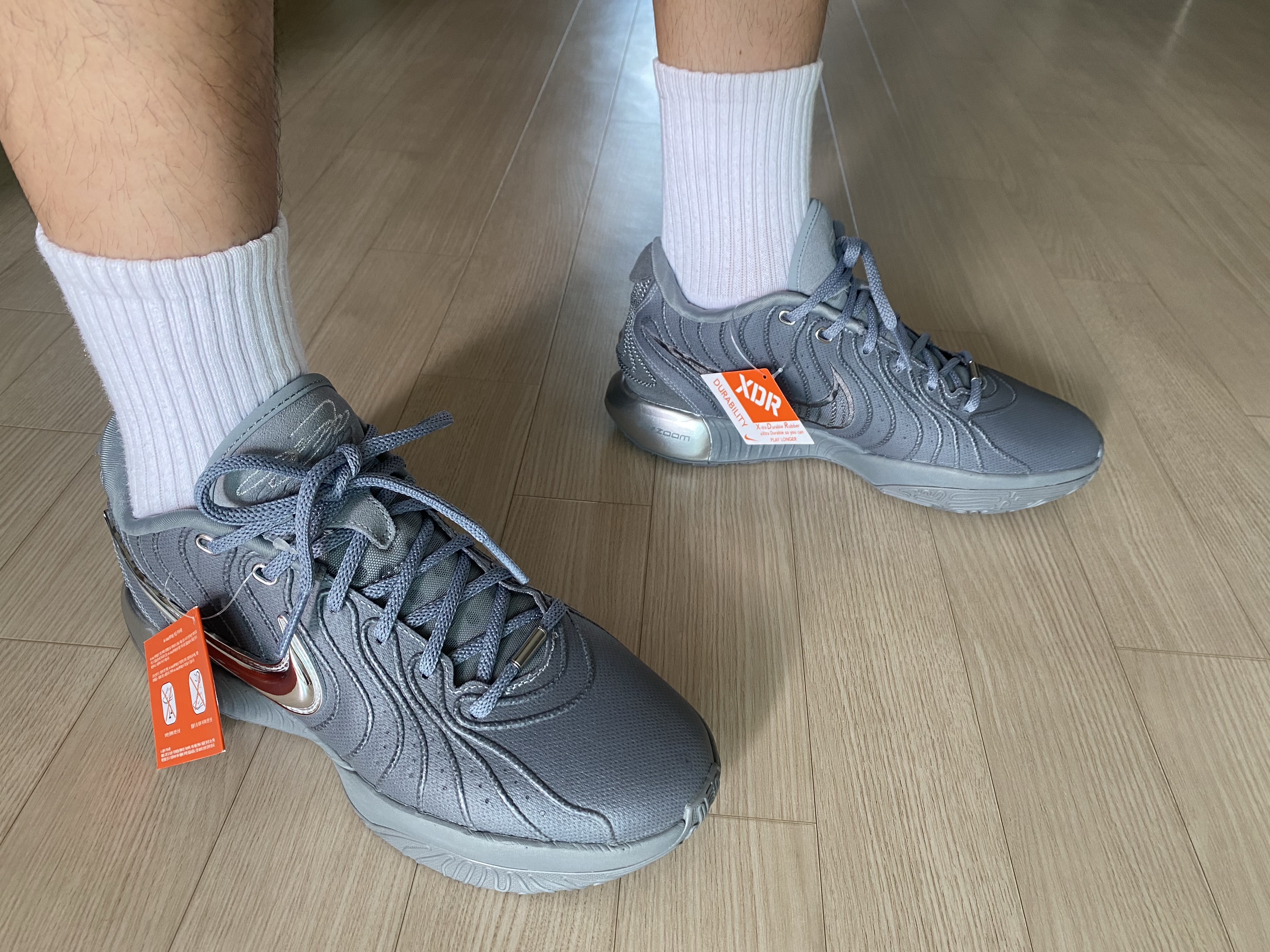 Nike LeBron 21 EP Resilient Cool Grey Metallic Silver 착용 스타일 - 3