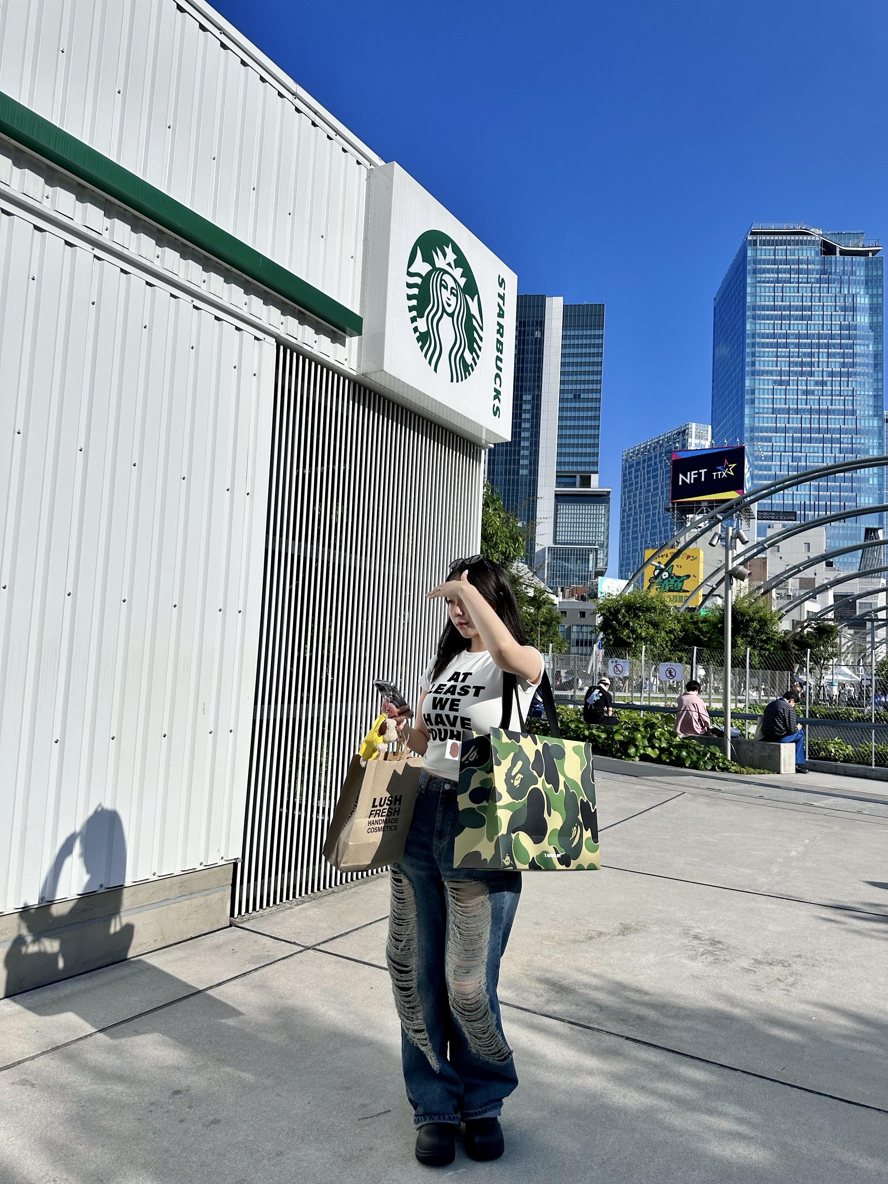 (W) Youhee Lettering T-Shirt White, (W) Rockfishweatherwear Hayden Boots Black 착용 스타일 - 6