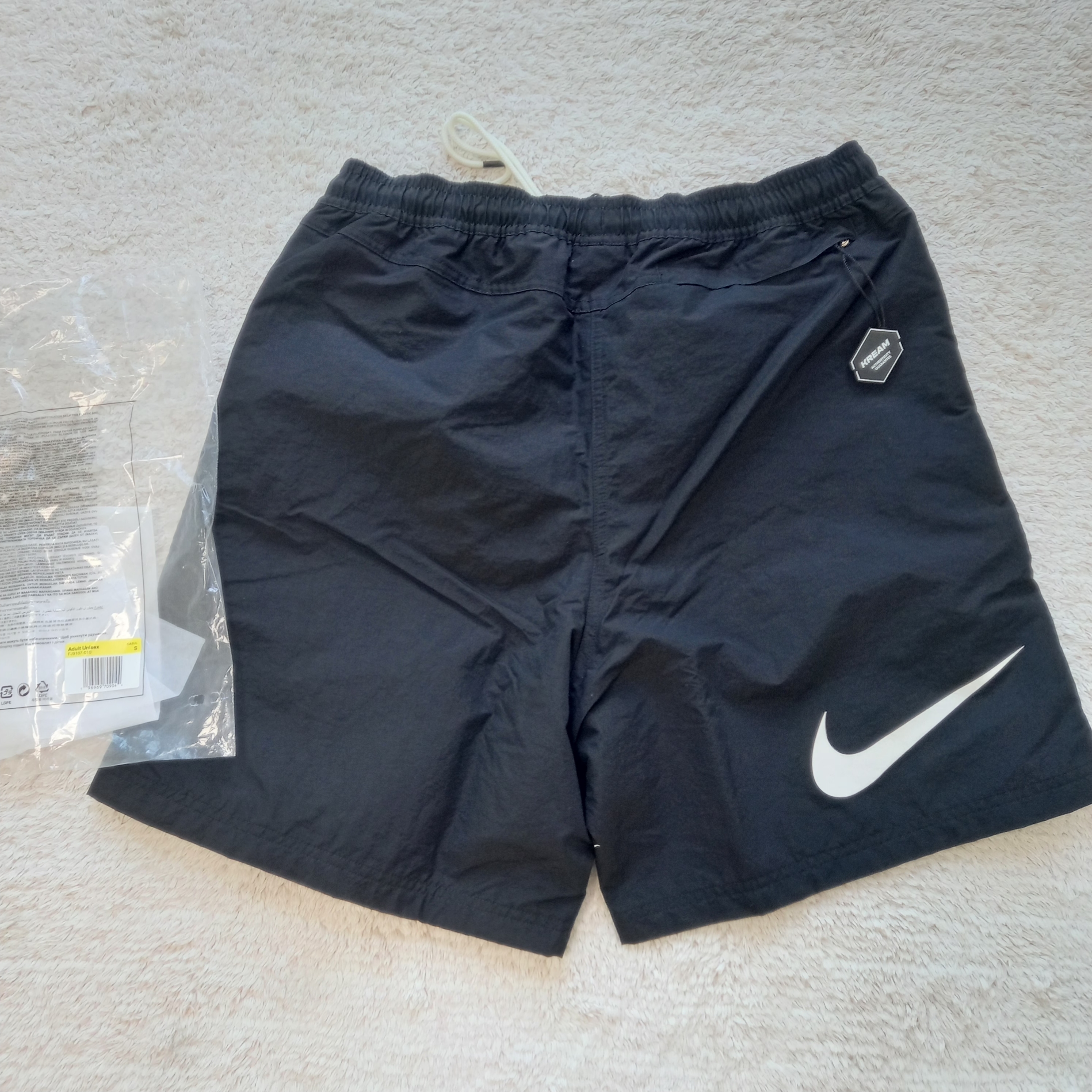 Nike x Stussy Shorts Black (FJ9167-010) 착용 스타일 - 3