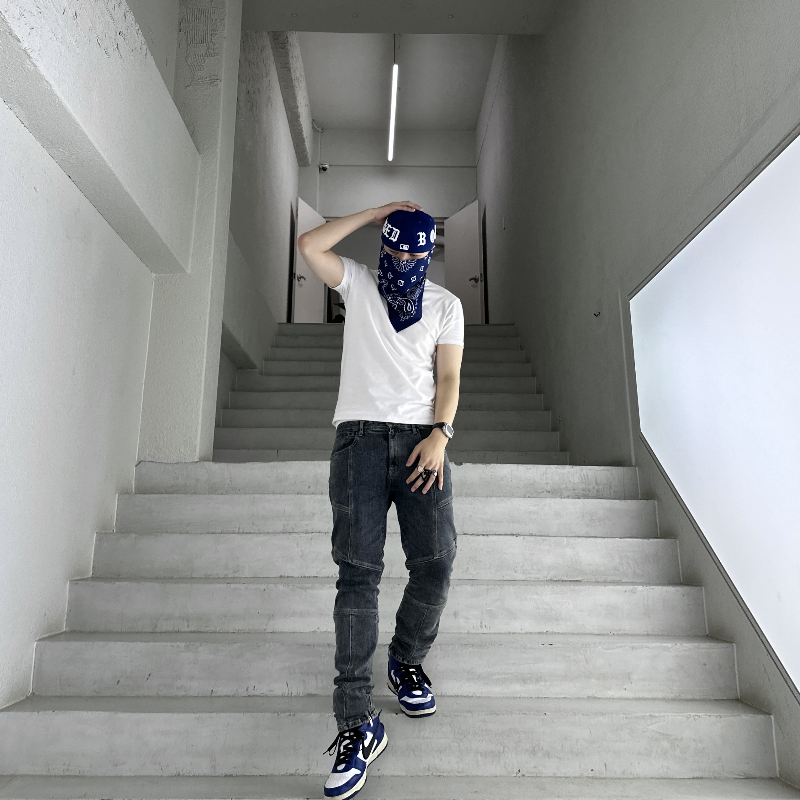 Supreme Hav-A-Hank Bandanas Multicolor (Set of 3) - 24SS, Nike x Ambush Dunk High Deep Royal Blue 착용 스타일 - 4