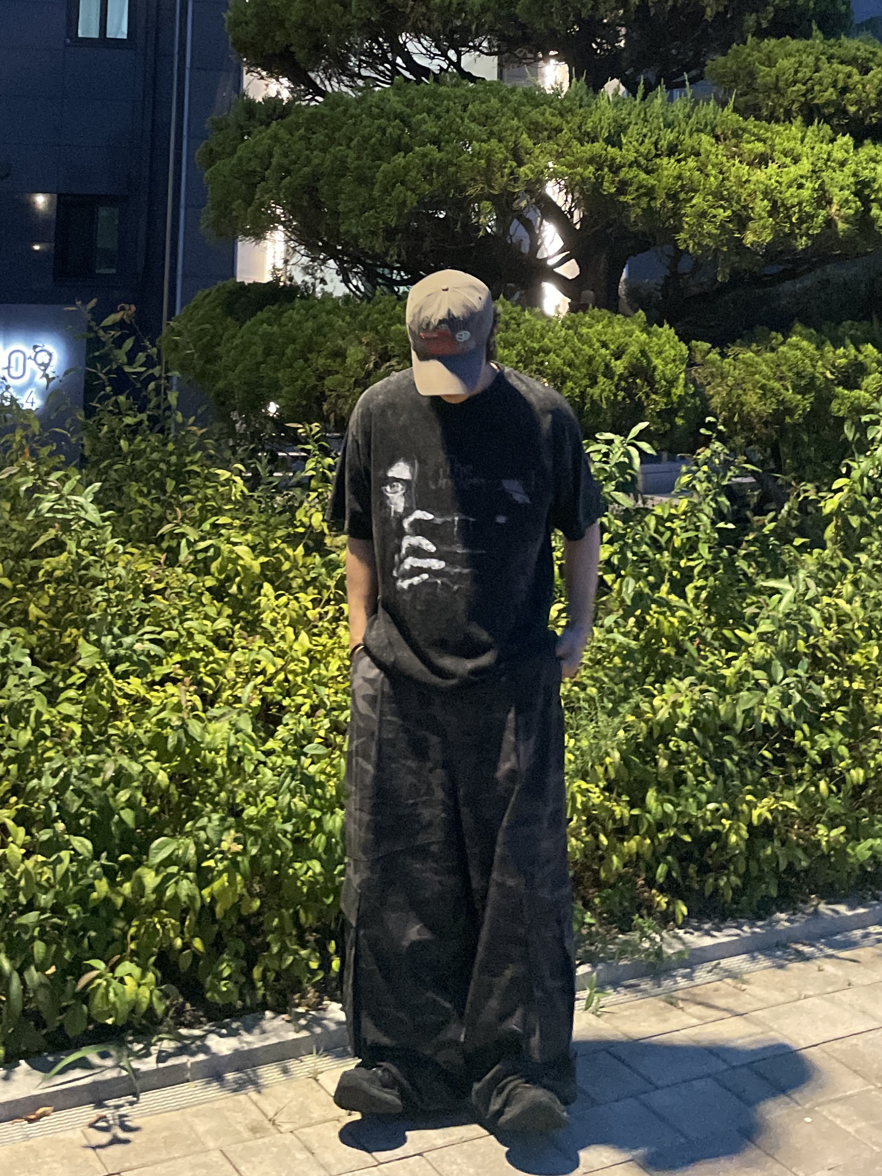 Undermycar Mu.53 Anti Fxxking Logo Play Big Cargo Rip-Camo Pants Camo Gray, Balenciaga Circuit Sneaker Black 착용 스타일