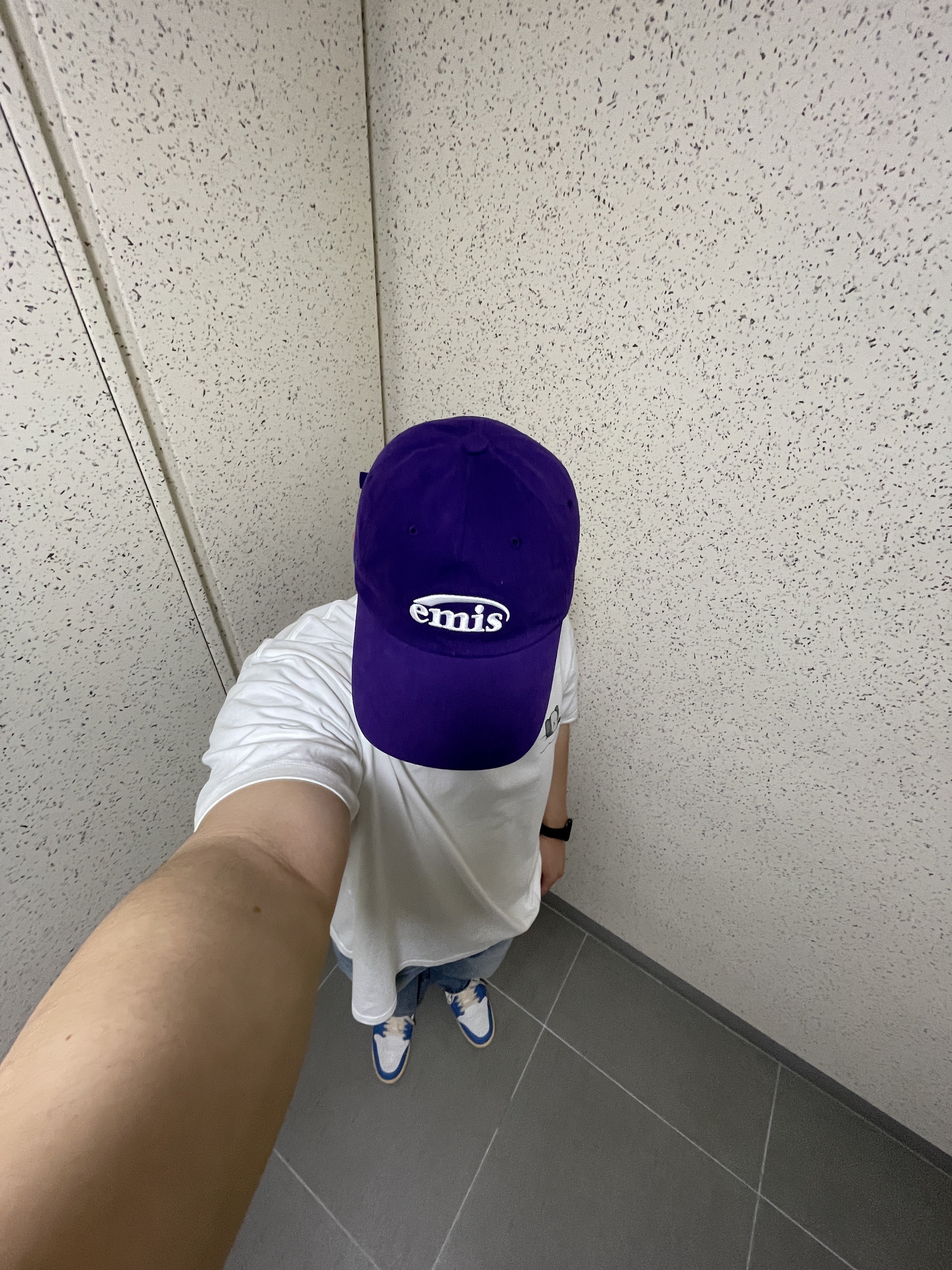 Jordan 1 Low SE Tokyo 96, Uniqlo UT x Kaws Short Sleeve Graphic T-Shirt White 착용 스타일 - 2