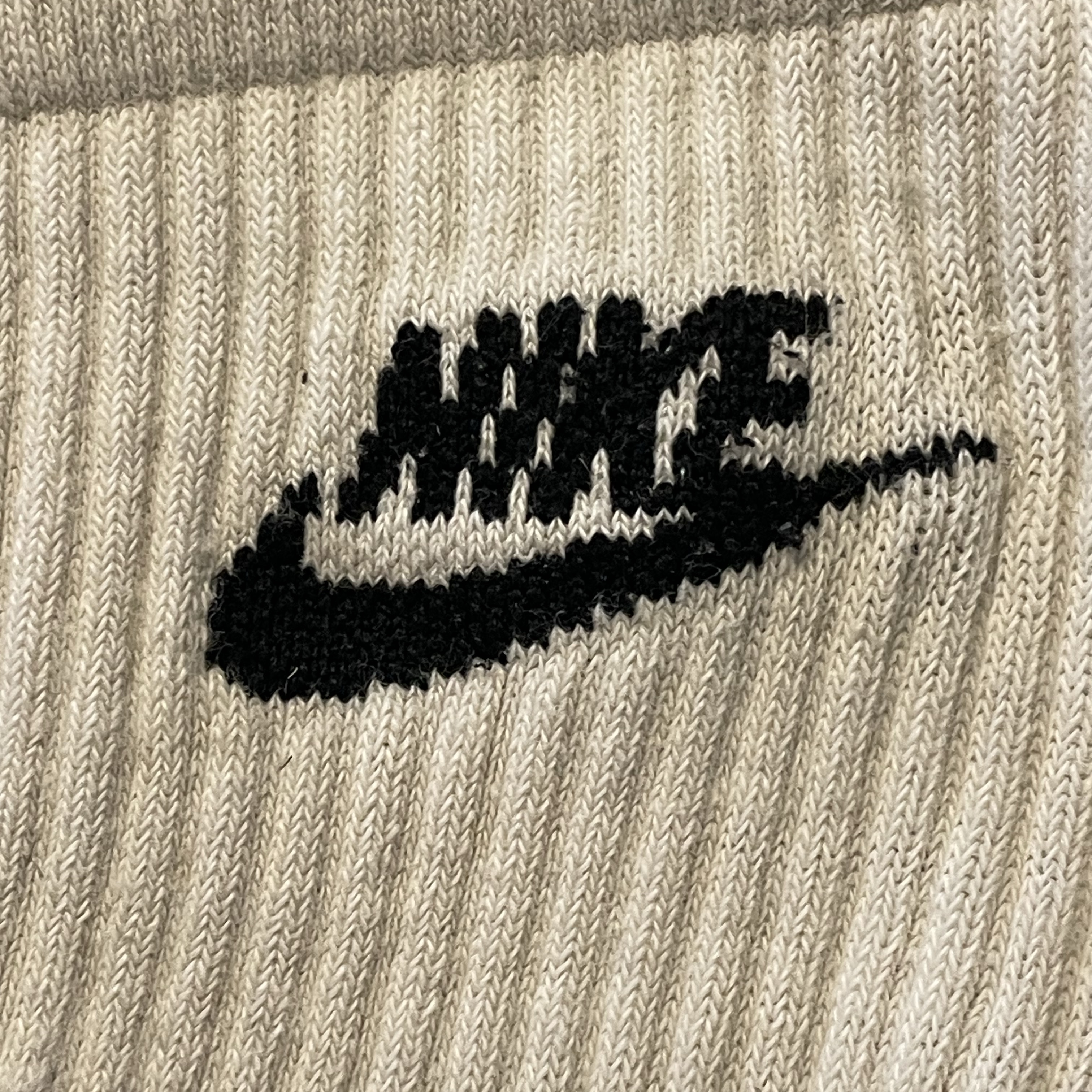 Nike NSW Everyday Essential Crew Socks White (3 Pack/Korean Ver.) 착용 스타일