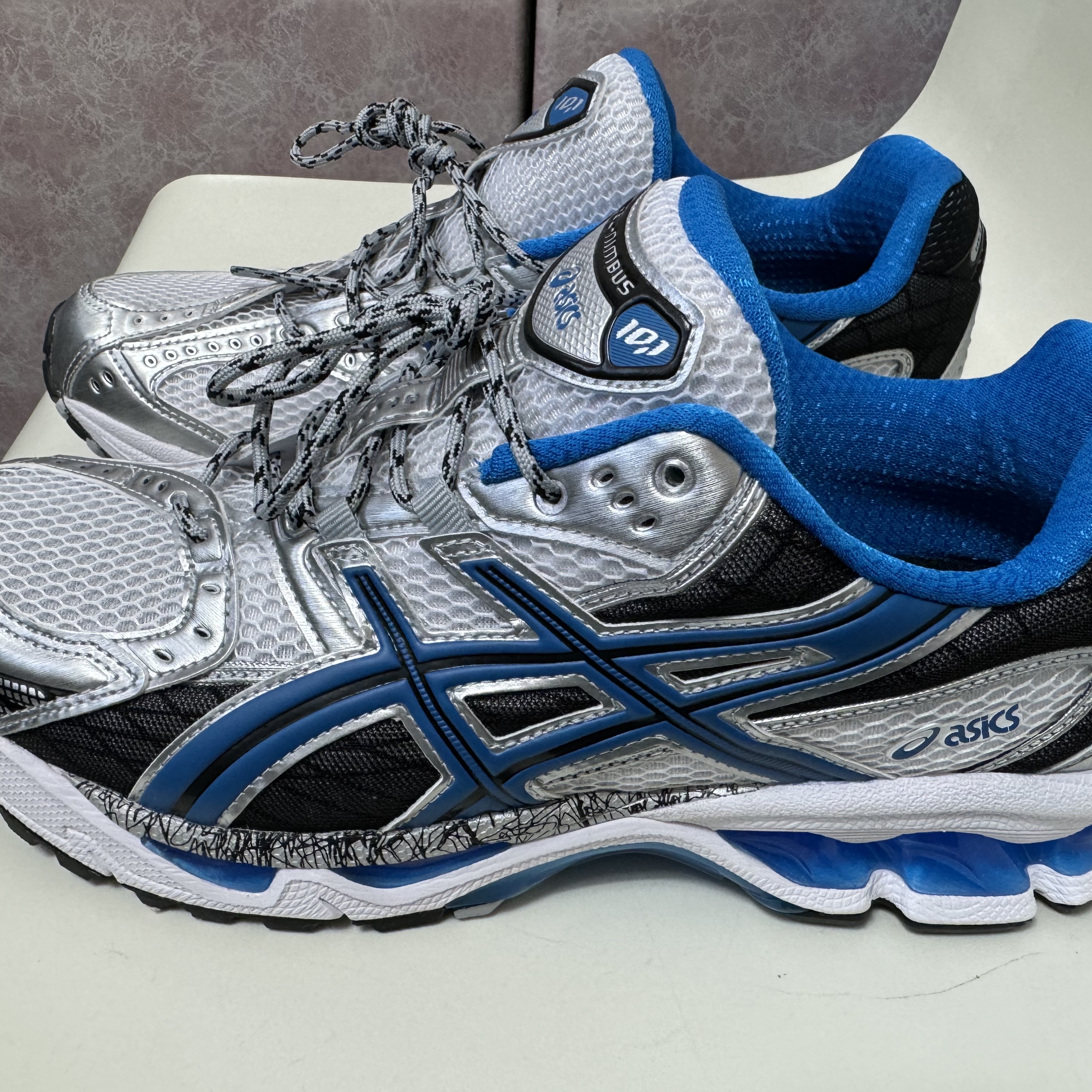 Asics Gel-Nimbus 10.1 White Directoire Blue 착용 스타일