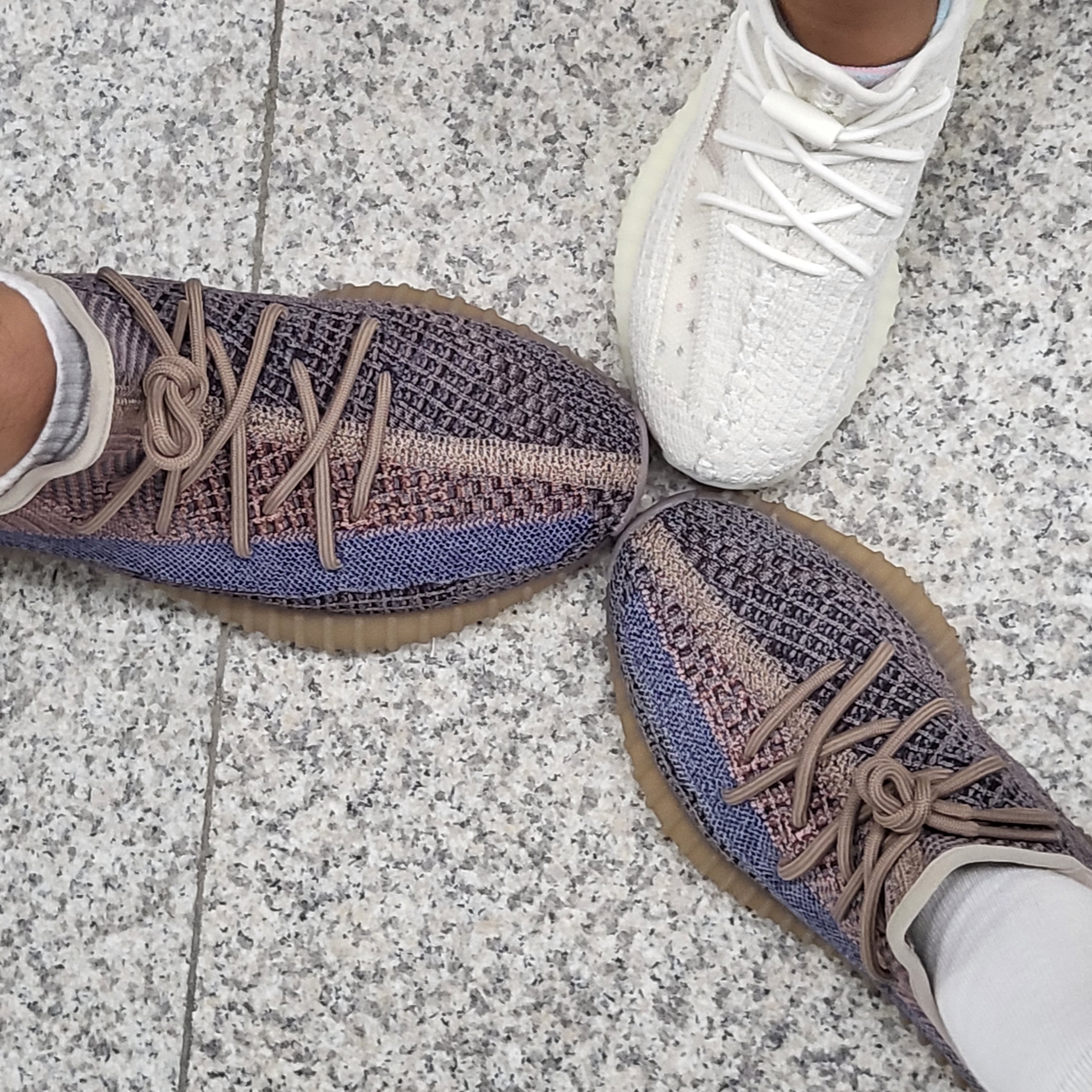 Adidas Yeezy Boost 350 V2 Fade, Adidas Yeezy Boost 350 V2 Bone 착용 스타일