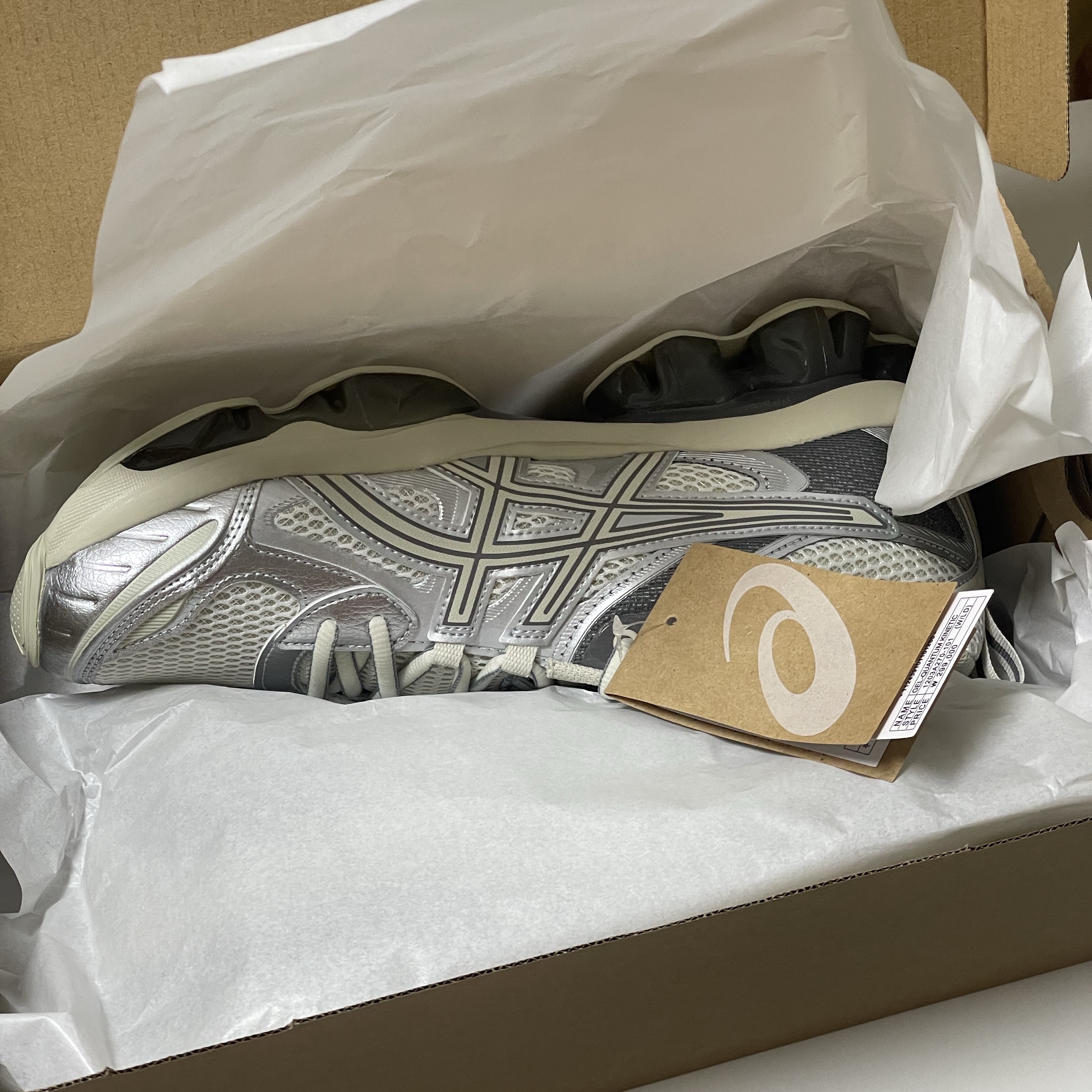 Asics Gel-Quantum Kinetic White Light Dust 착용 스타일 - 4