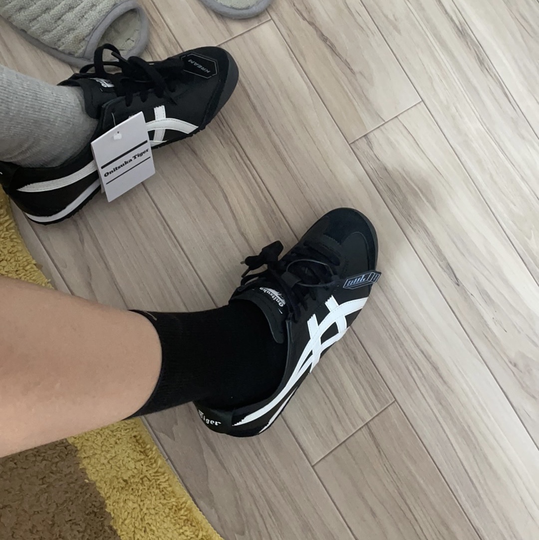 Onitsuka Tiger Mexico 66 Black White 착용 스타일
