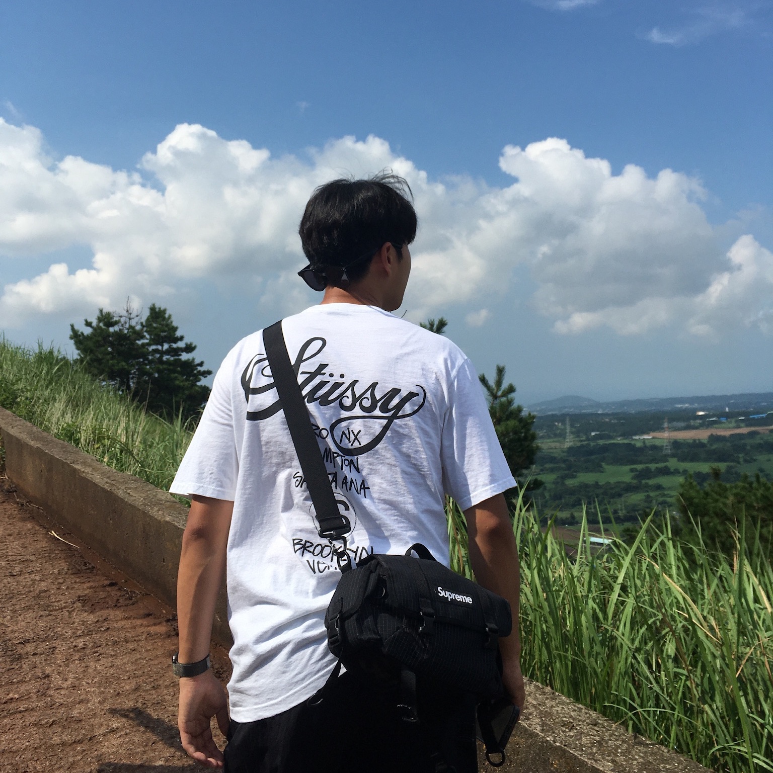 Stussy World Tour T-Shirt White 2024,2025, Supreme Mini Duffle Bag Black - 24SS 착용 스타일 - 1