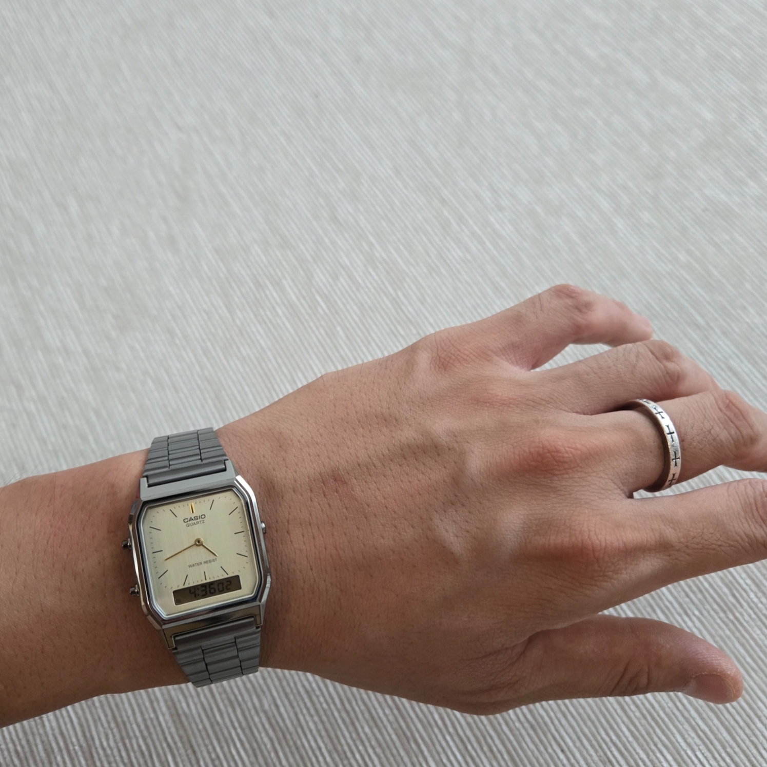 Casio AQ-230GG-9A 착용 스타일