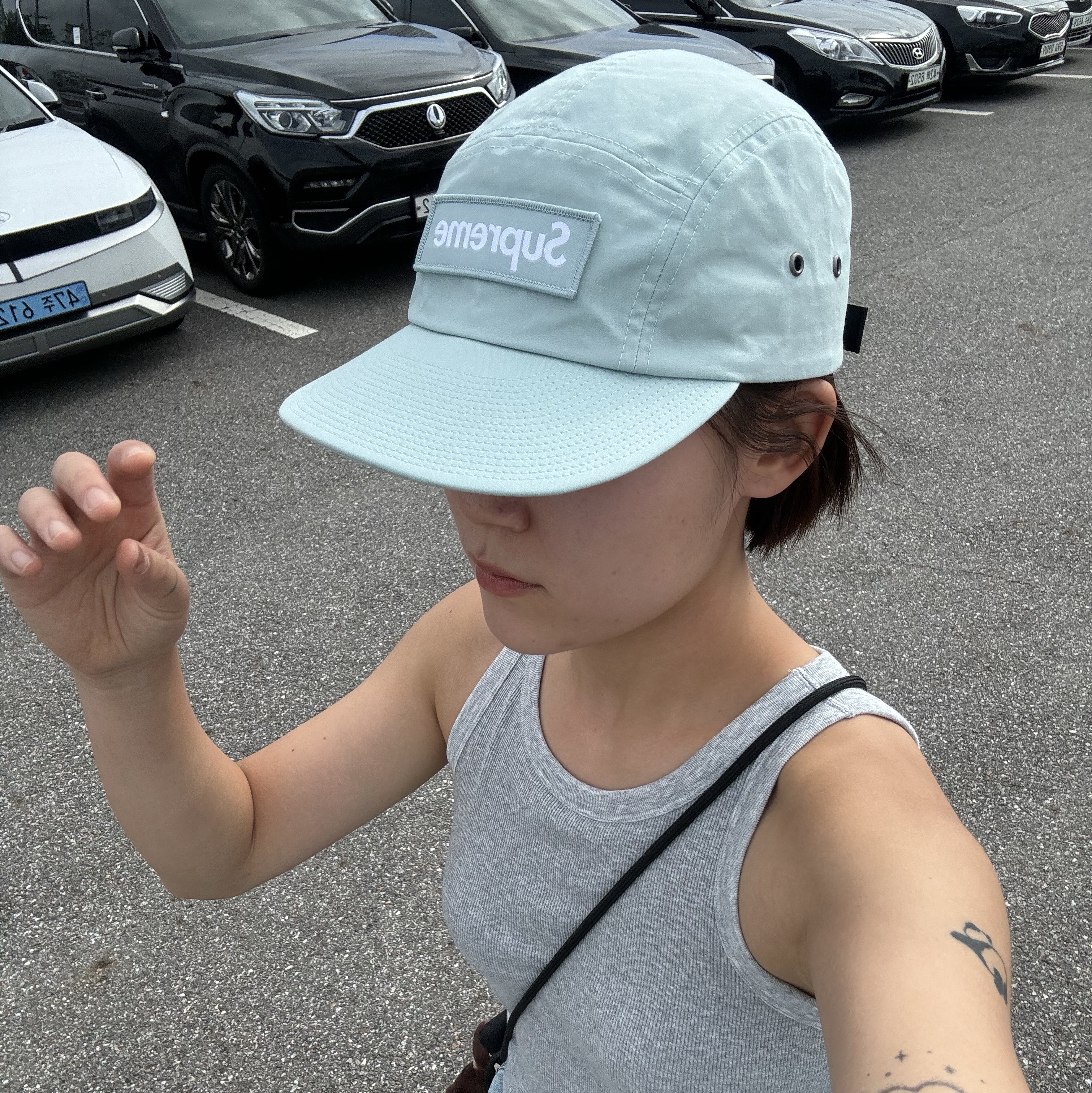 Supreme Waxed Cotton Camp Cap Ice - 23FW, Oakley Pier Ellipse Flip Flop New Dark Brush 착용 스타일 - 3