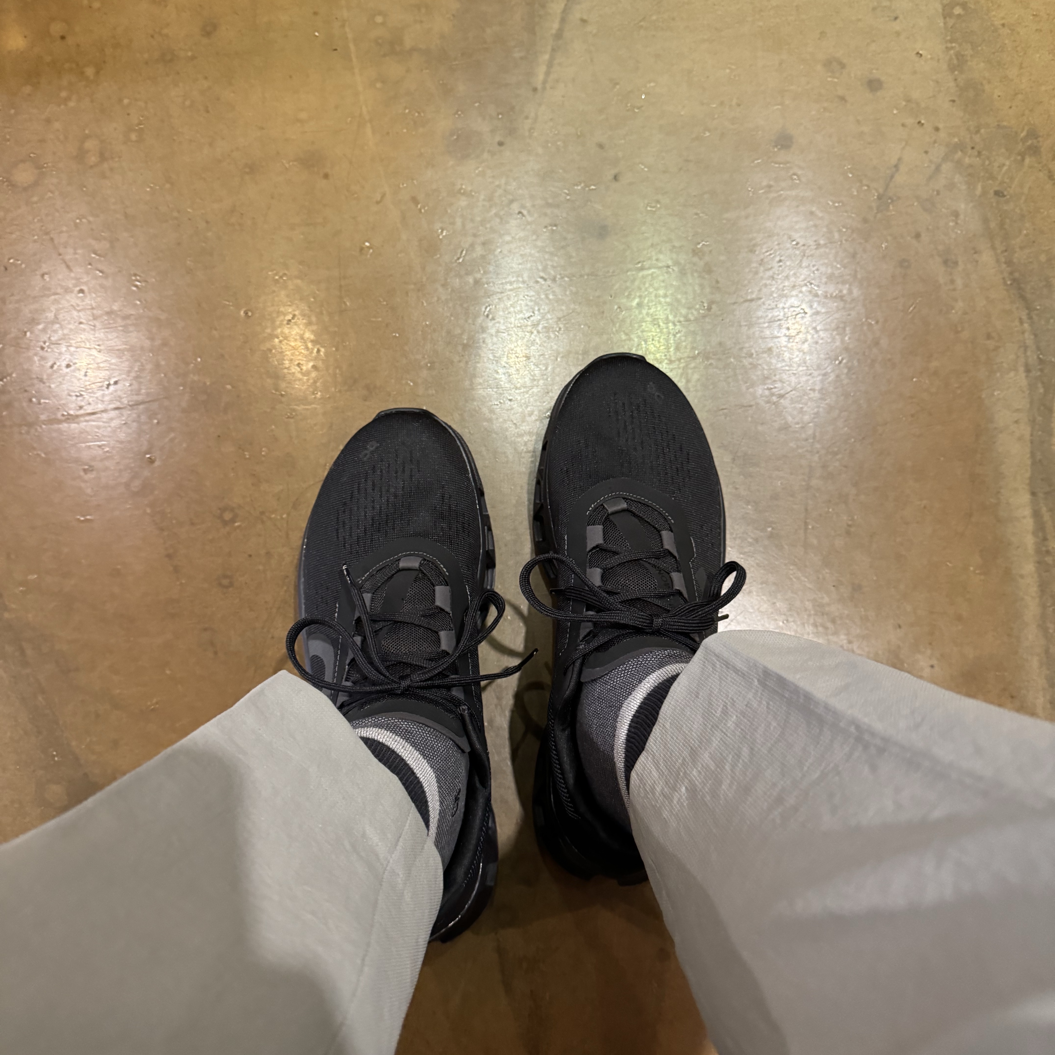 On Running Cloudmonster All Black 착용 스타일