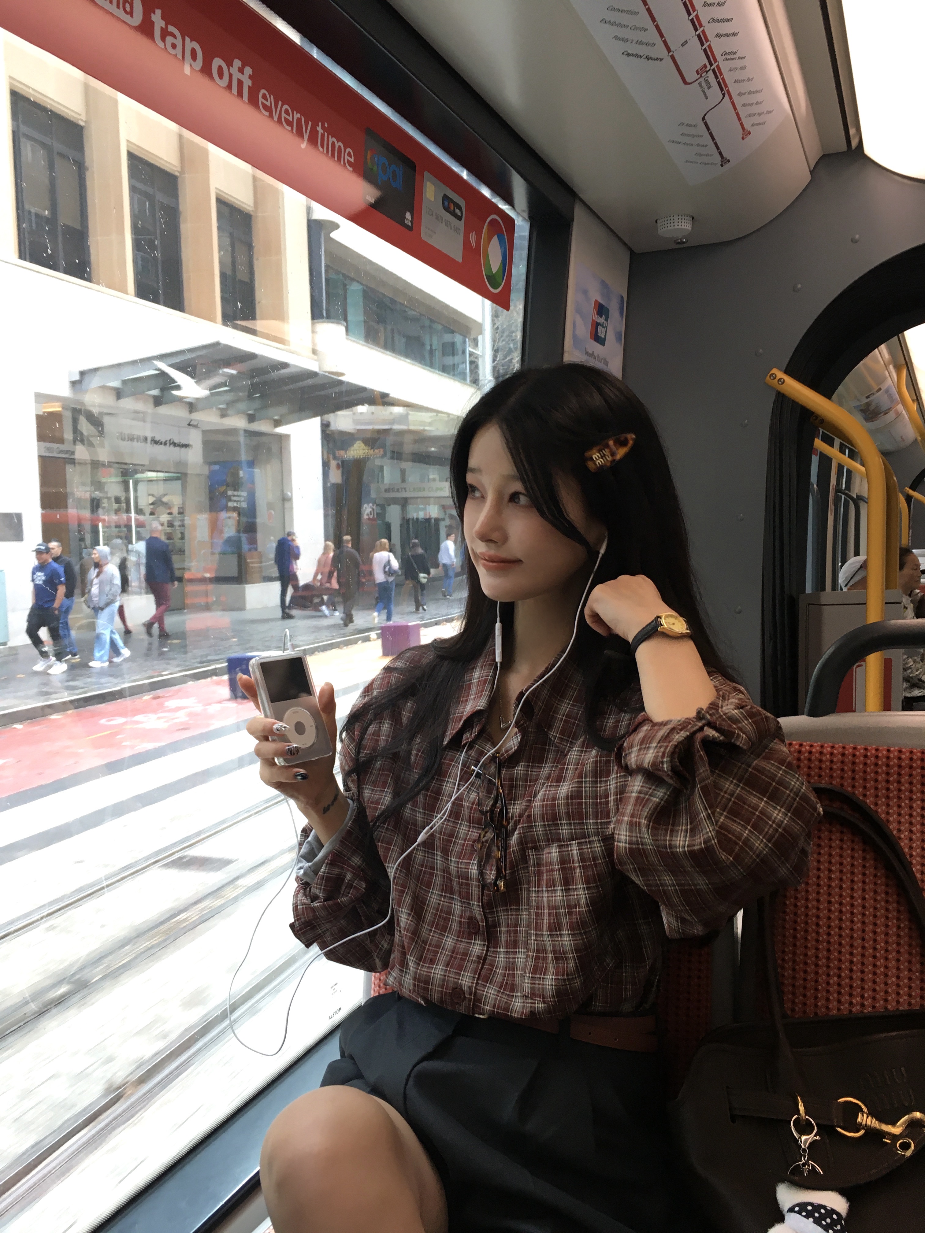 Miu Miu Aventure Nappa Leather Bag Briarwood, (W) Miu Miu Regard Sunglasses Blue Lenses Honey Tortoiseshell Acetate Standard fit 착용 스타일 - 7