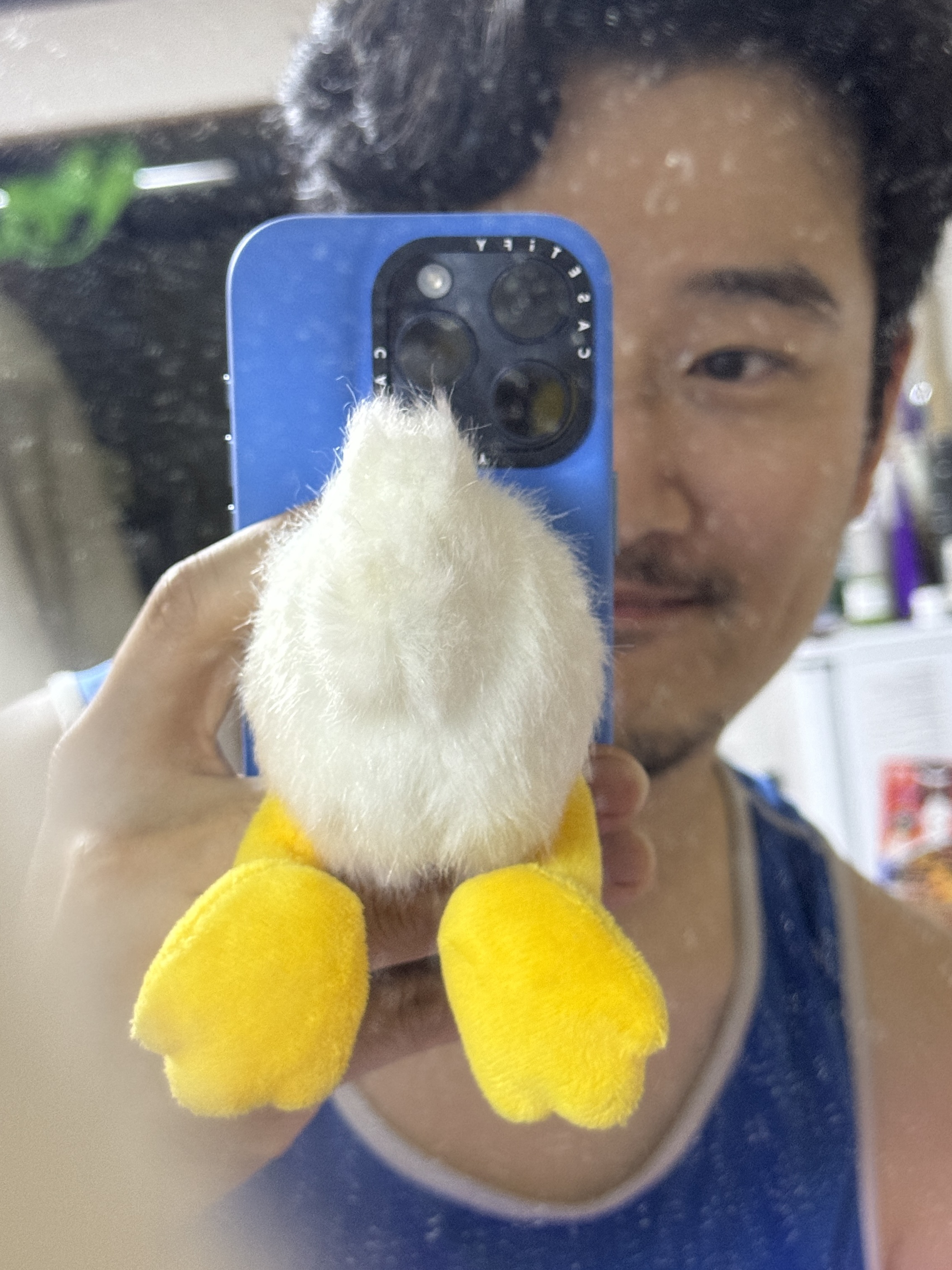 Casetify x Disney iPhone Donald Duck Plush Grippy Case, Casetify x The Mandalorian Grogu Collectible AirPods Pro 1st/2nd Gen Case 착용 스타일 - 1
