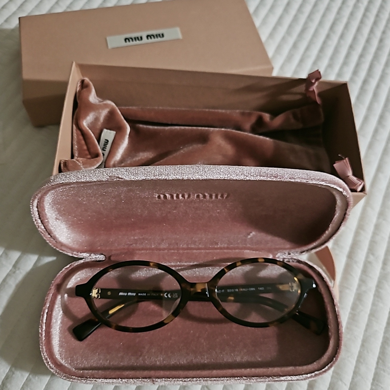 (W) Miu Miu Regard sunglasses Blue Lenses Honey Tortoiseshell Acetate Alternative fit 착용 스타일 - 2