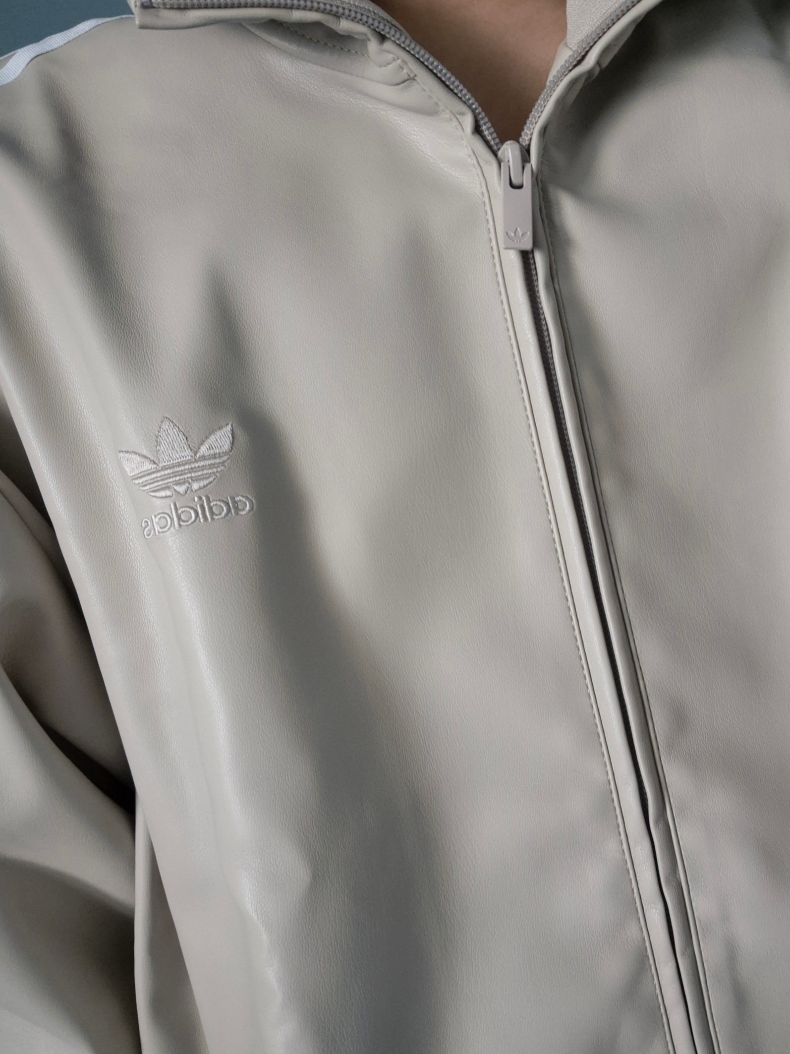 Adidas Faux Leather Adicolor 3S Loose Firebird Tracksuit Jacket Wonder Beige - KR Sizing 착용 스타일 - 2