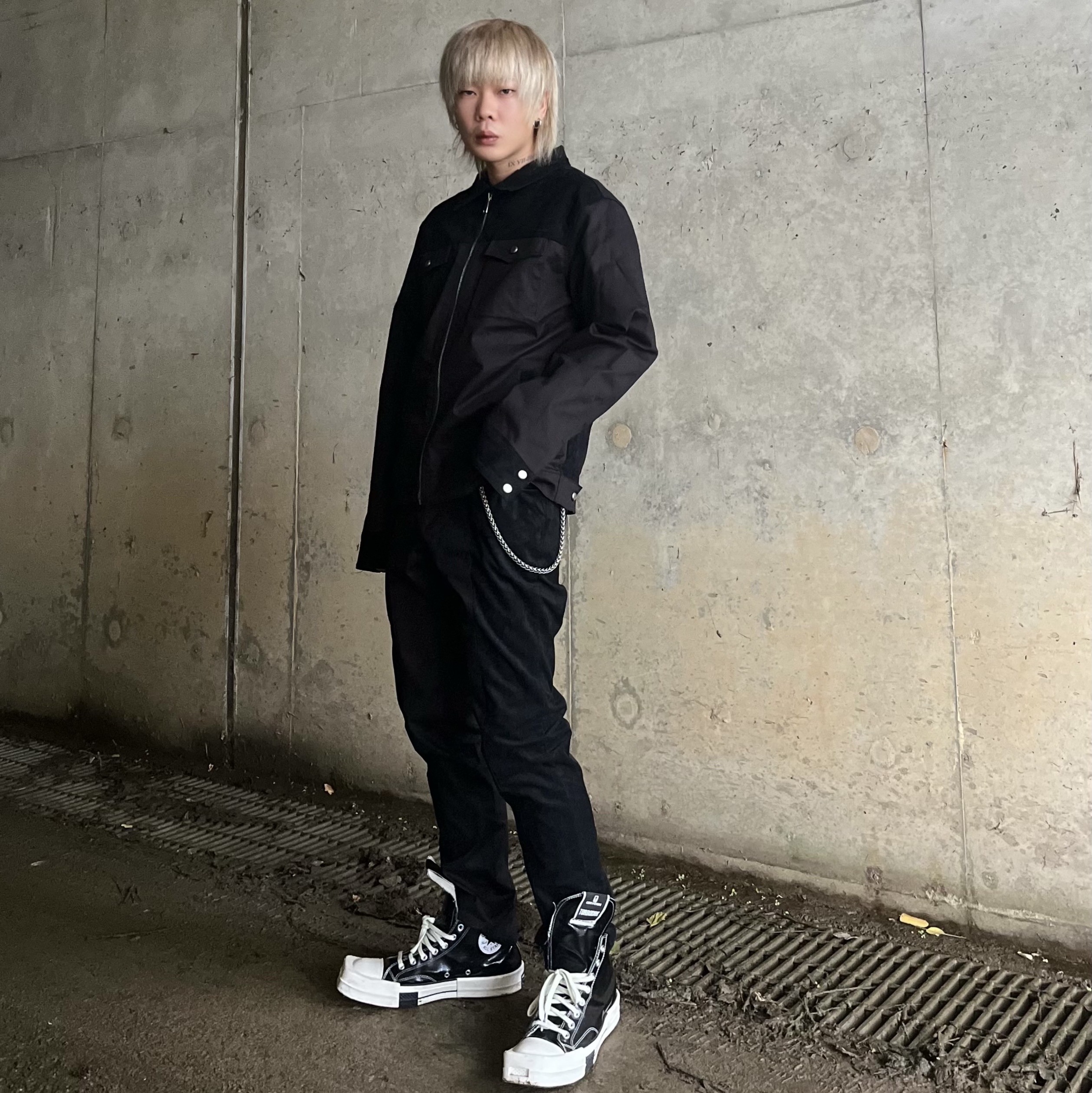 Converse x Drkshdw Turbodrk Chuck 70 Hi Black Lacquered Denim 착용 스타일 - 3