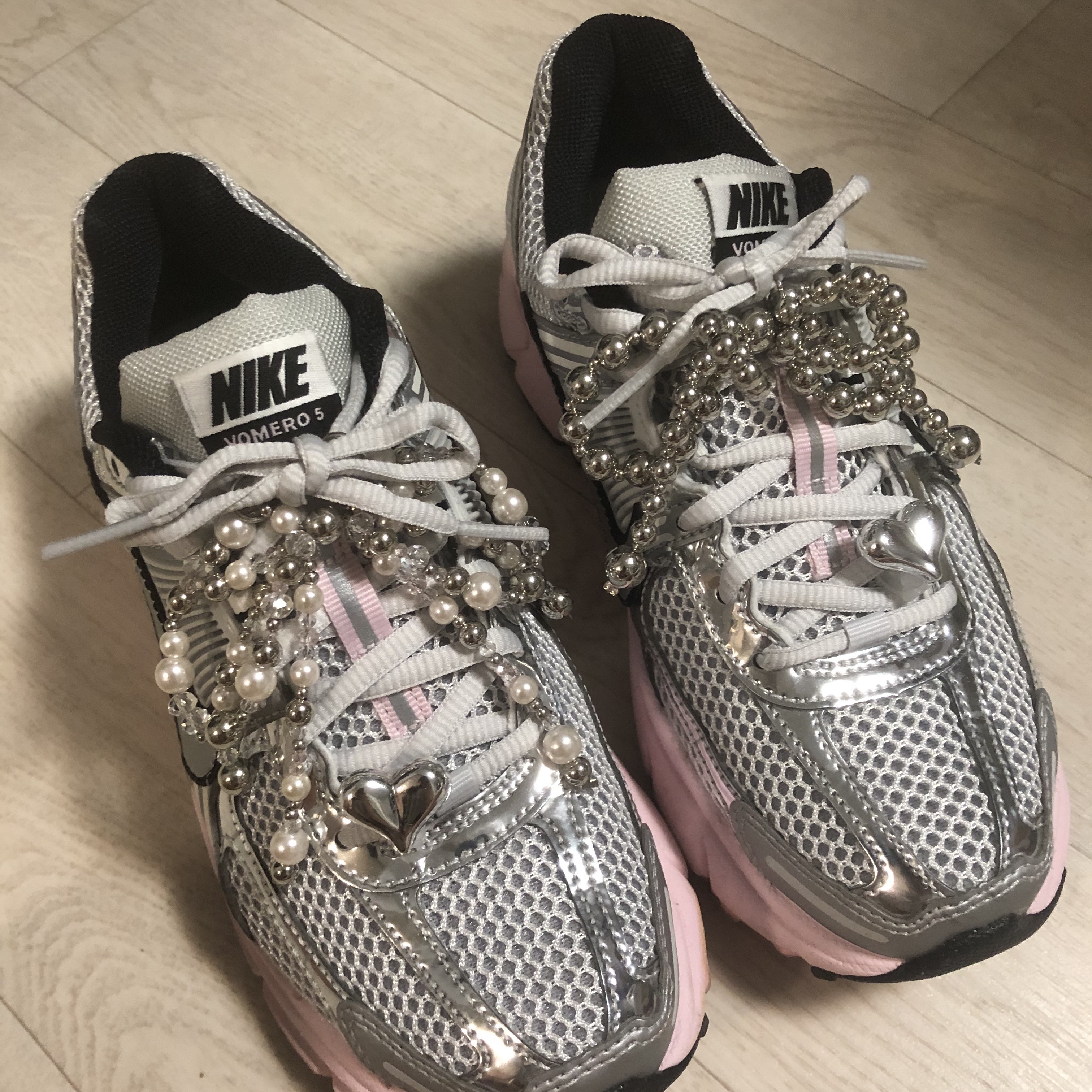 (W) Nike Zoom Vomero 5 Photon Dust Pink Foam 착용 스타일 - 2