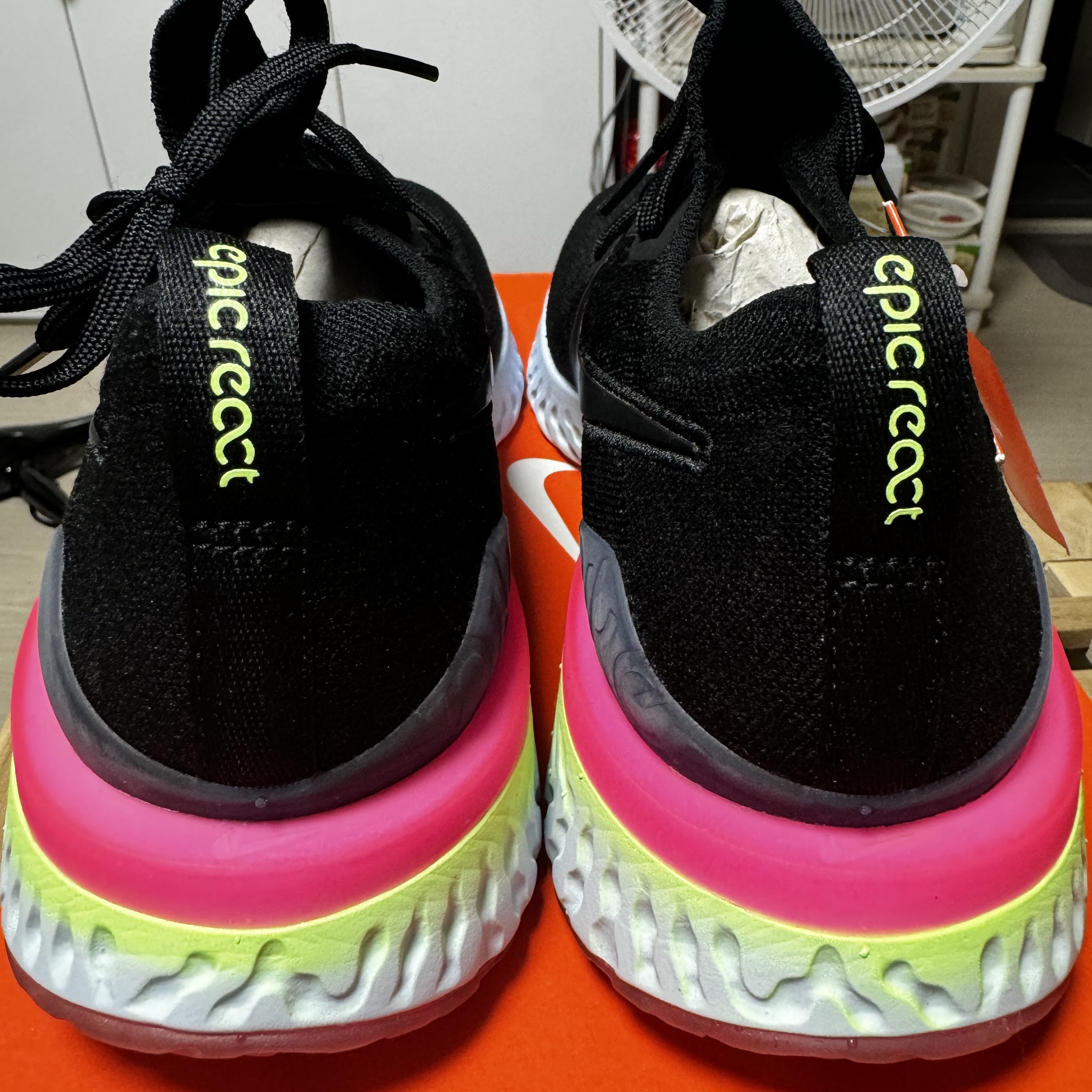 Nike Epic React Flyknit 2 Black Sapphire 착용 스타일 - 5