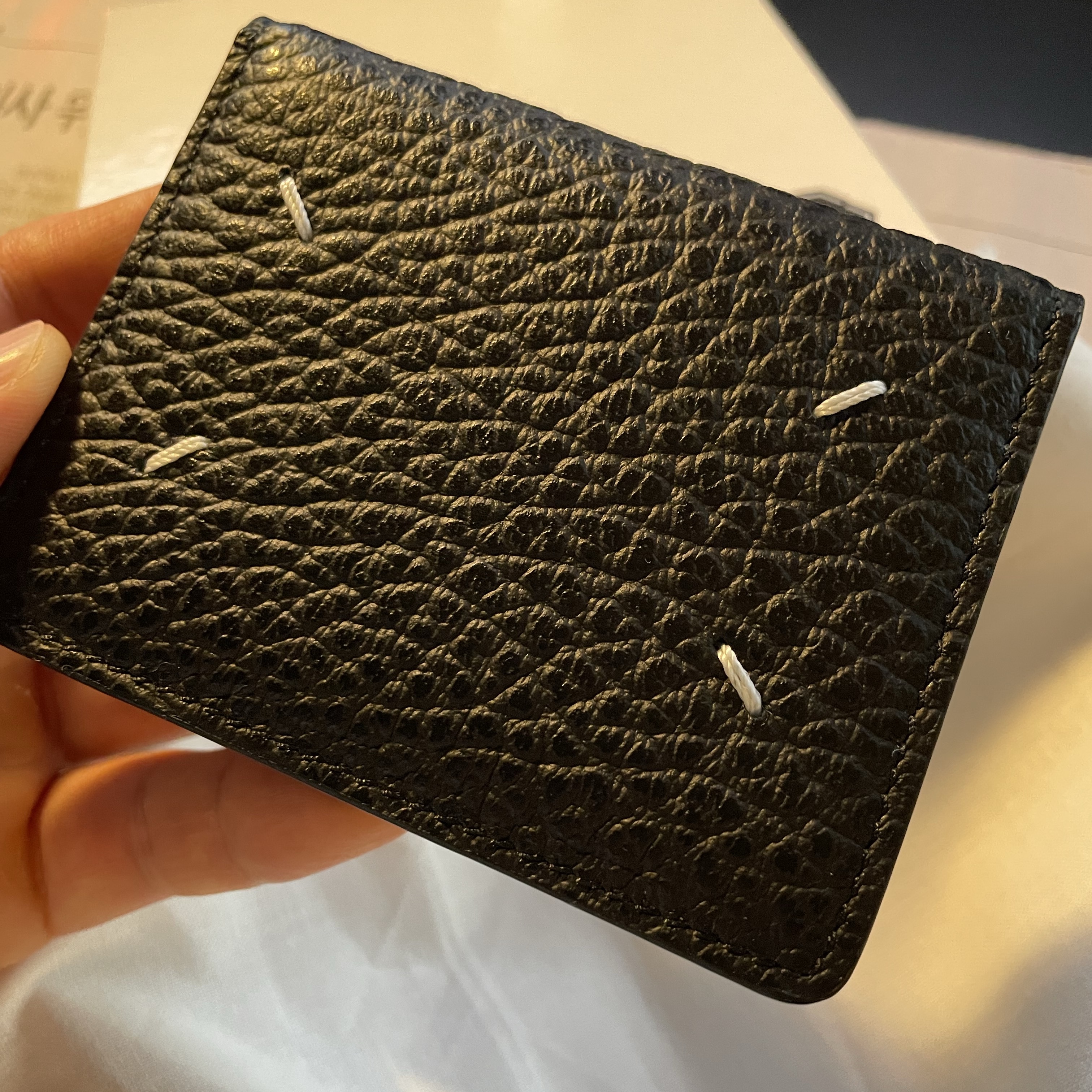 Maison Margiela Keyring Wallet Black 착용 스타일 - 1