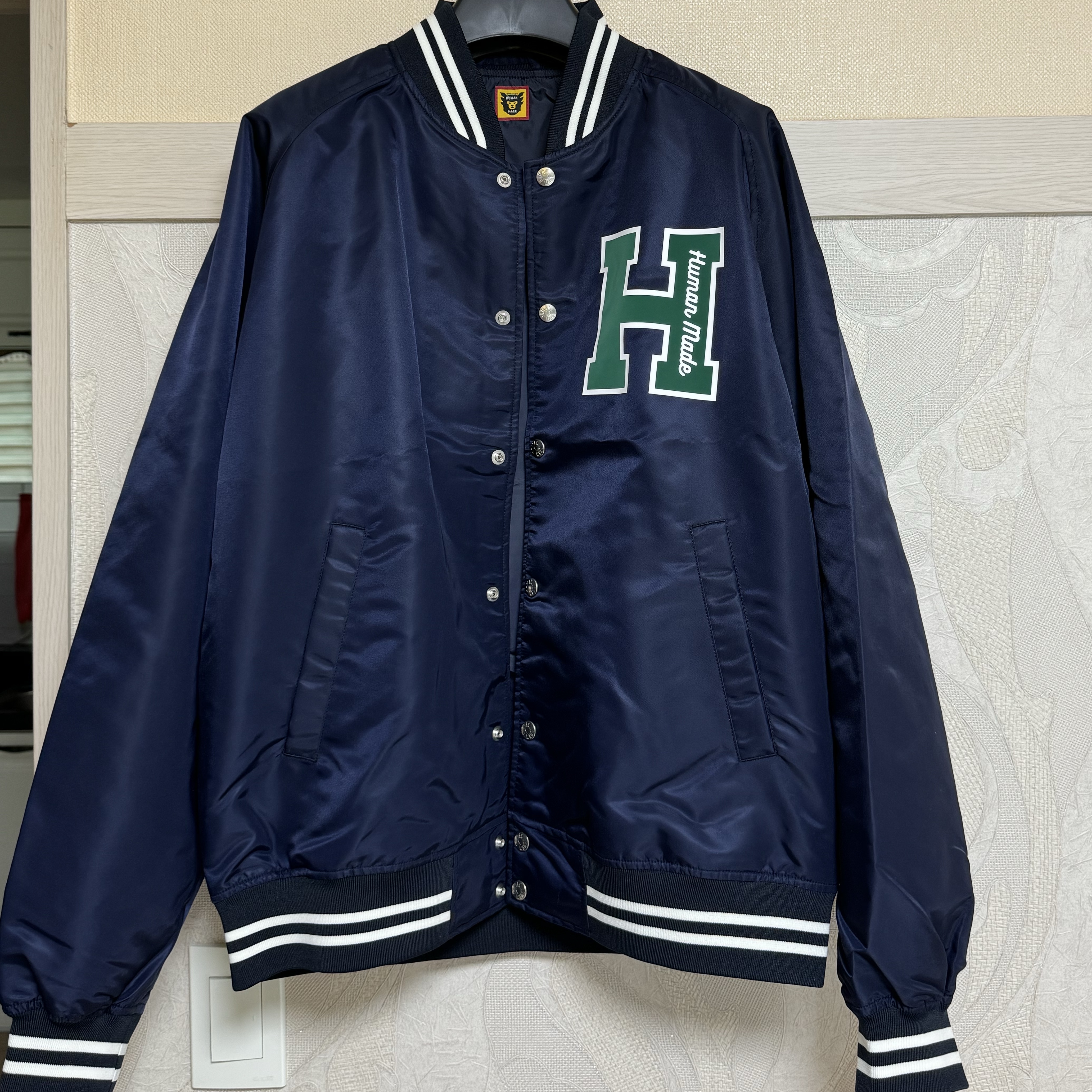 Human Made Nylon Stadium Jacket Navy 착용 스타일