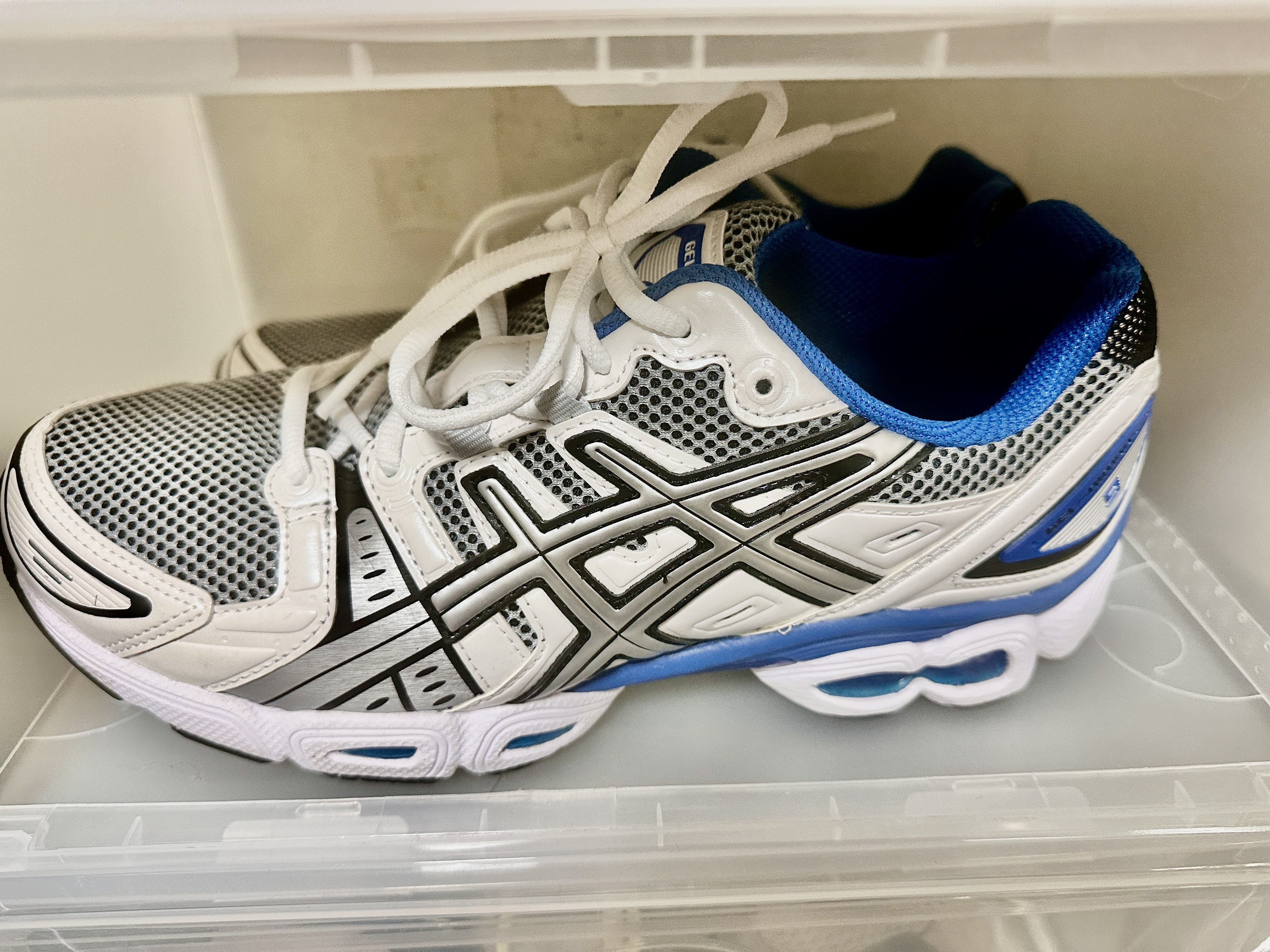 Asics Gel-Nimbus 9 White Lake Drive 착용 스타일