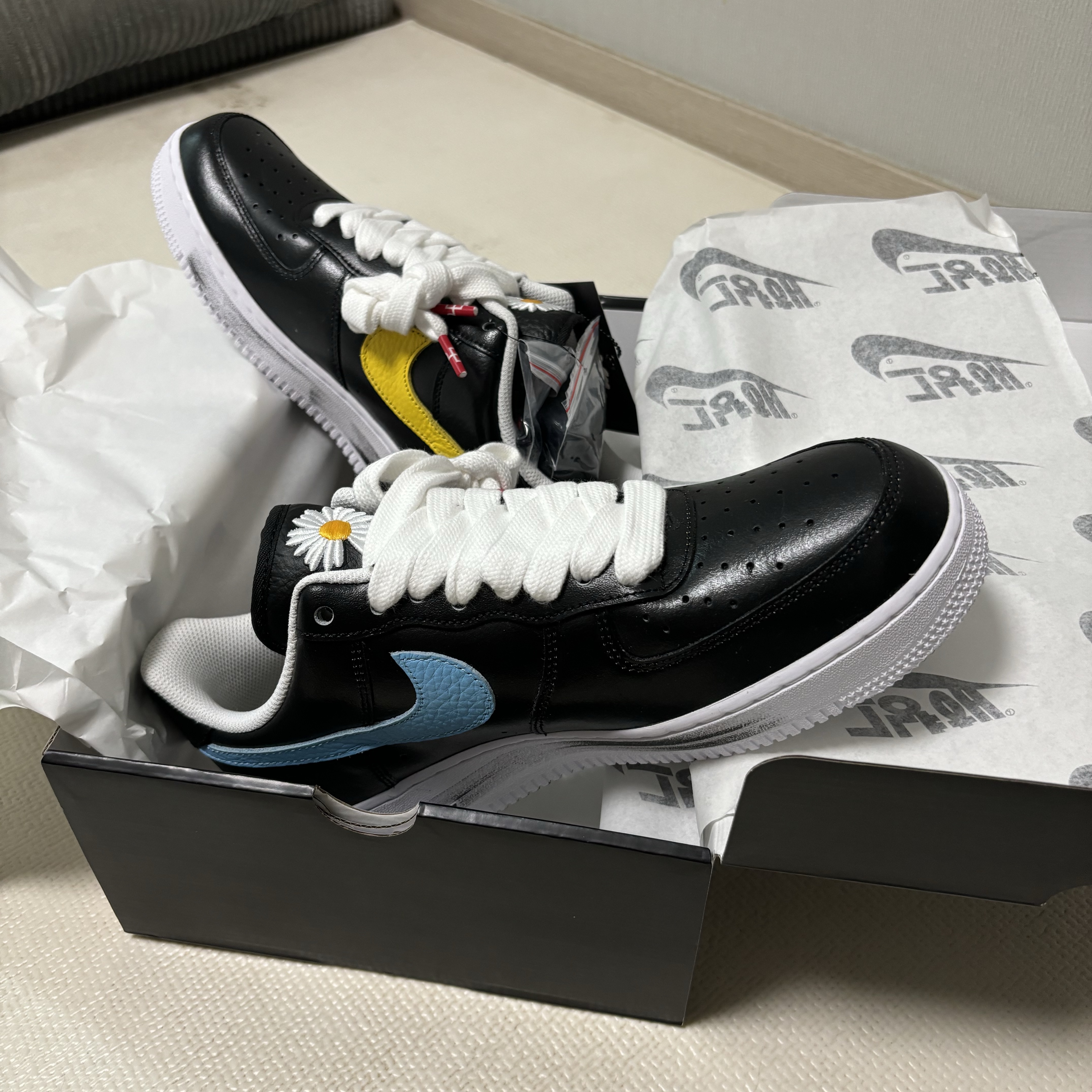 Nike x Peaceminusone Air Force 1 Low Para-Noise 3.0 Black and Multicolor 착용 스타일