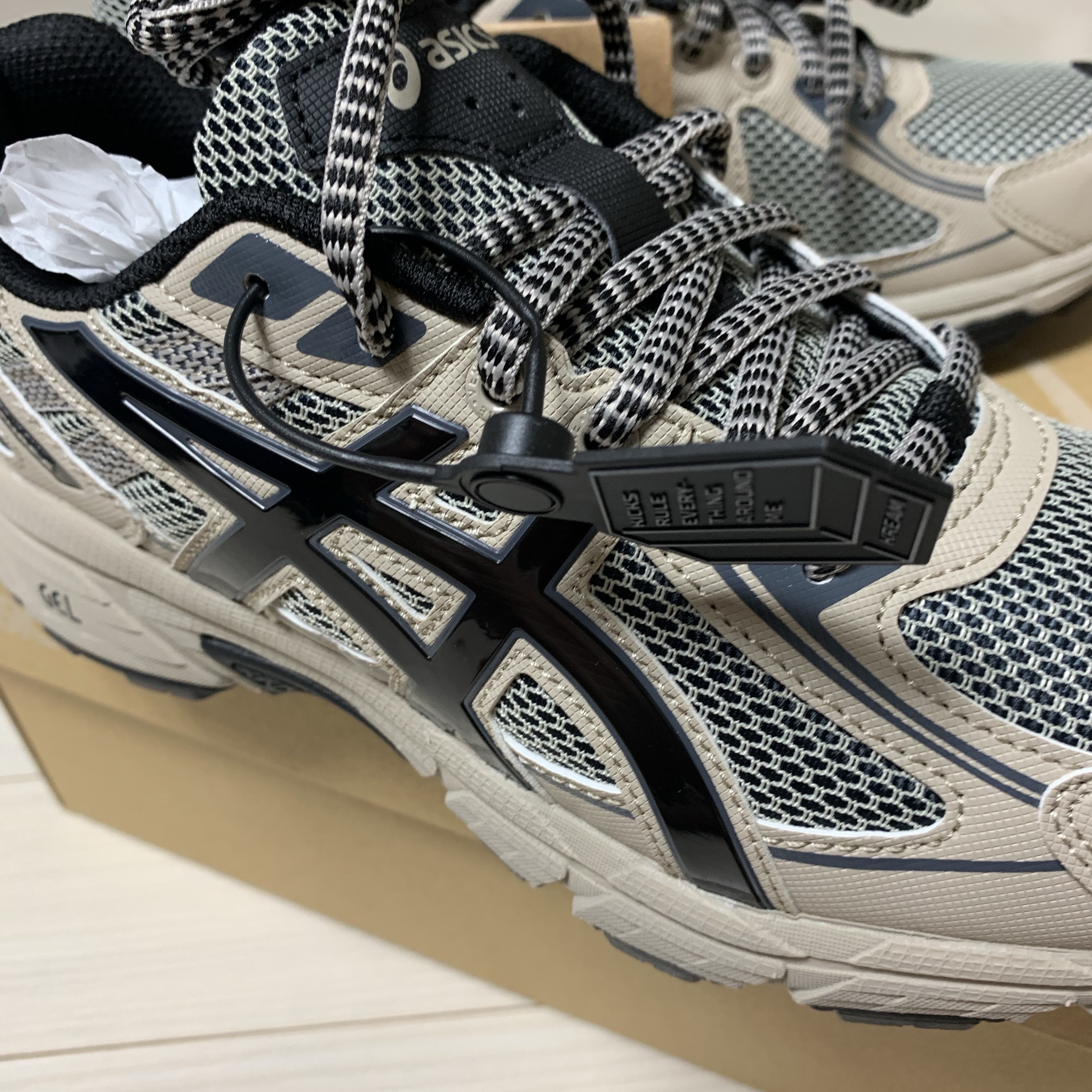 Asics Gel-Venture 6 Feather Grey Black 착용 스타일