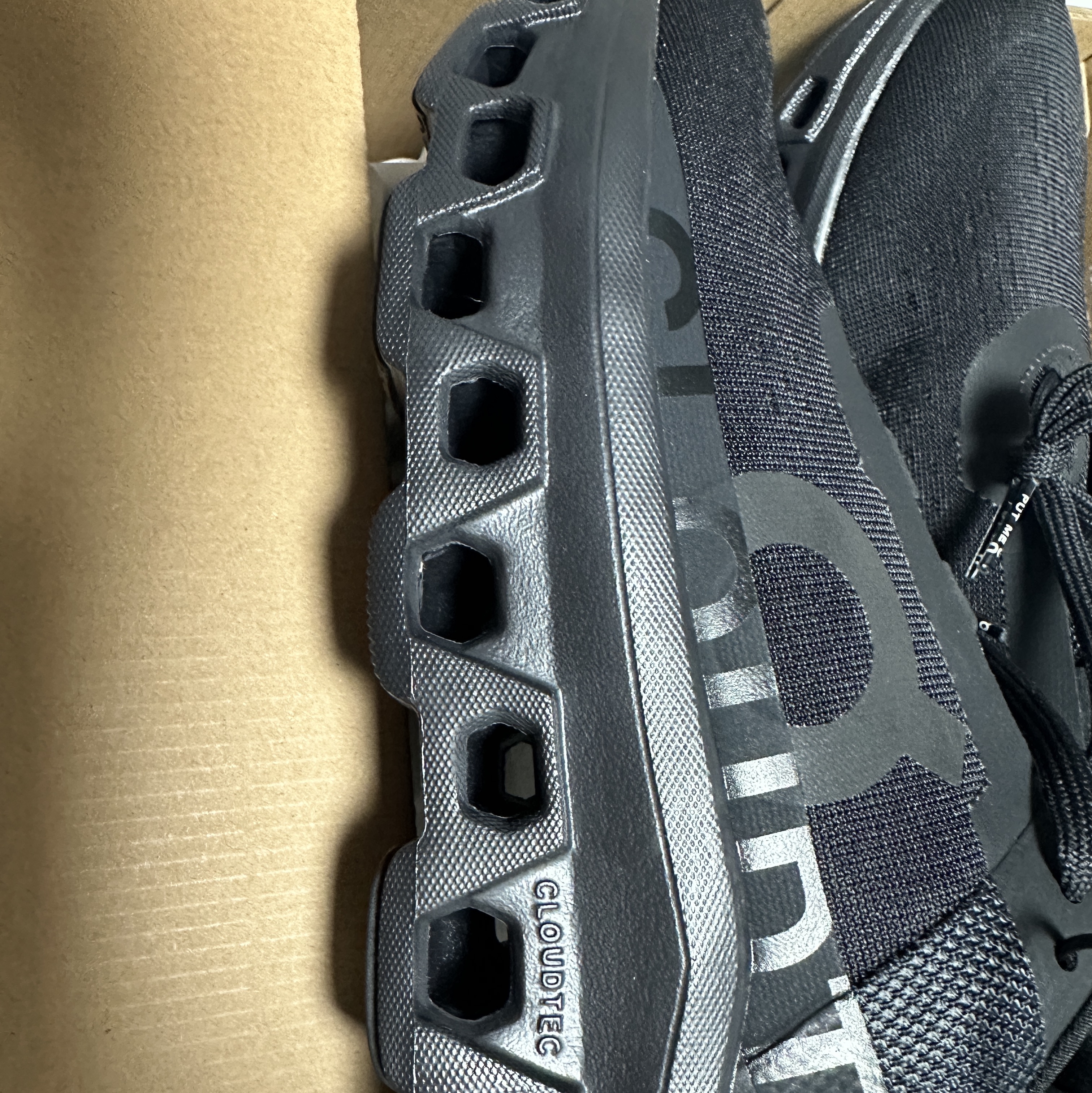 On Running Cloudmonster All Black 착용 스타일 - 2