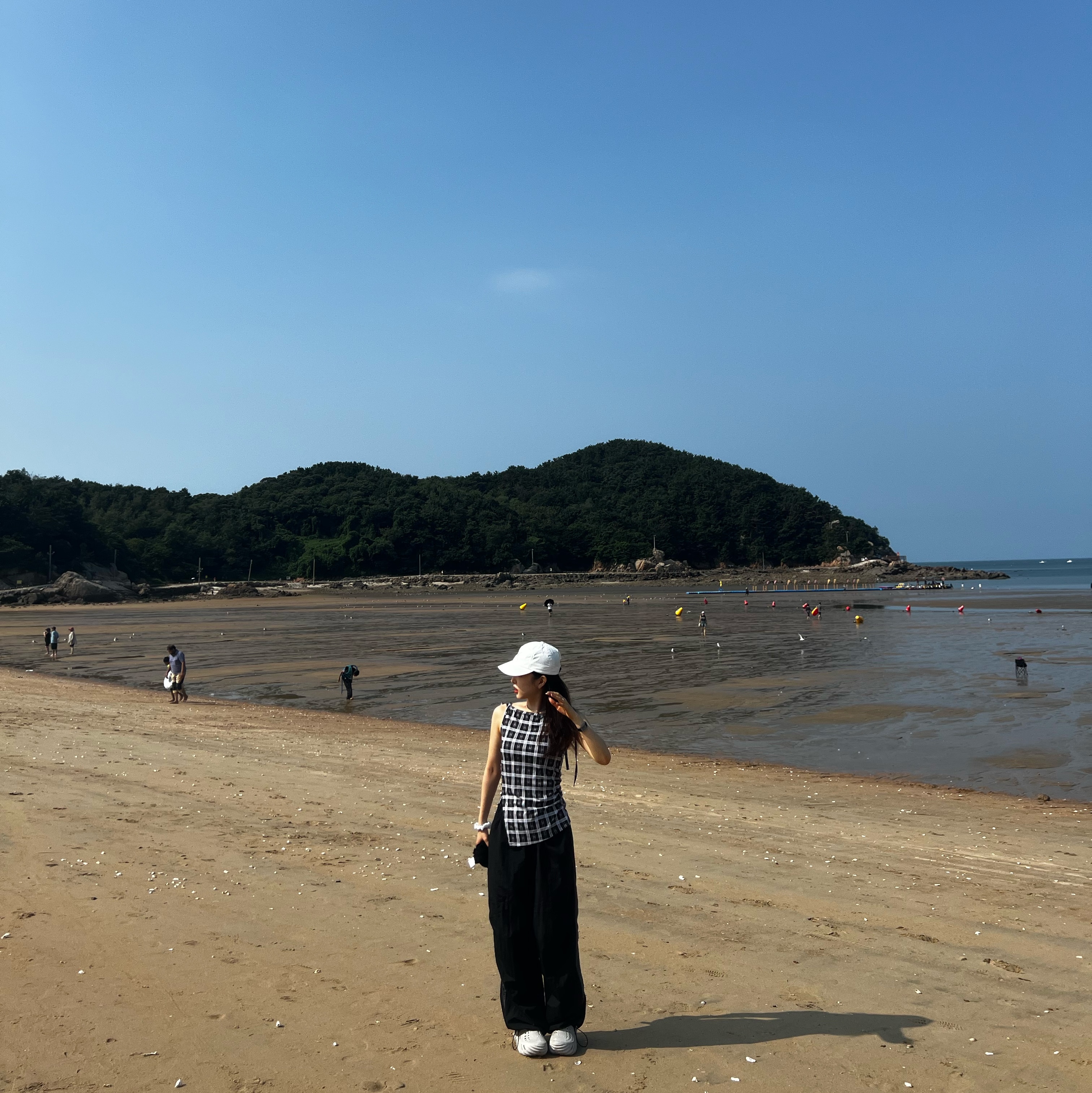 Yunse Women Olive Sleeveless Top Check, Crocs Echo Clog Atmosphere 착용 스타일 - 2