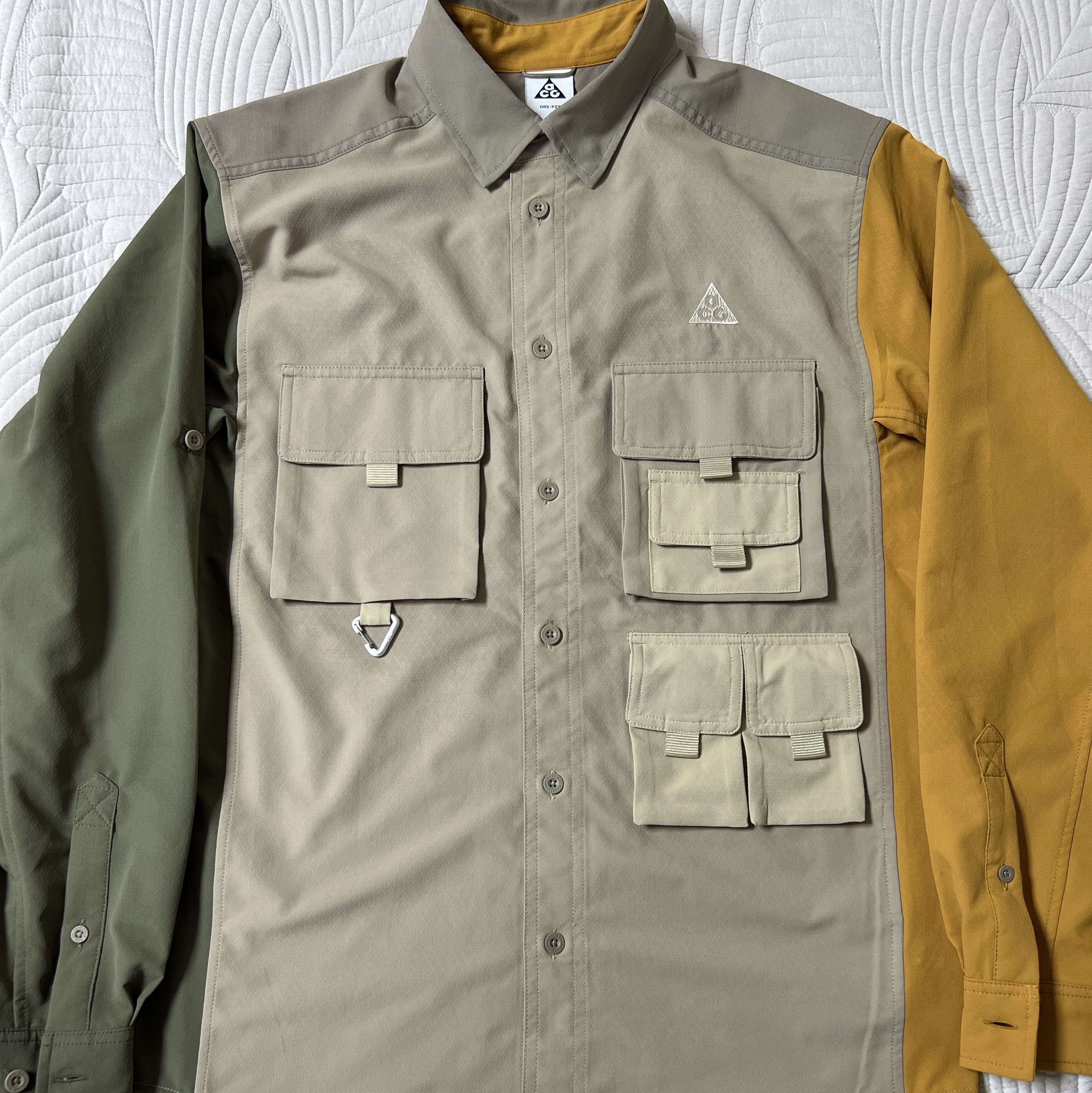 Nike ACG Dri-Fit UV Devastation Trail Shirt Khaki Olive Gold - Asia 착용 스타일