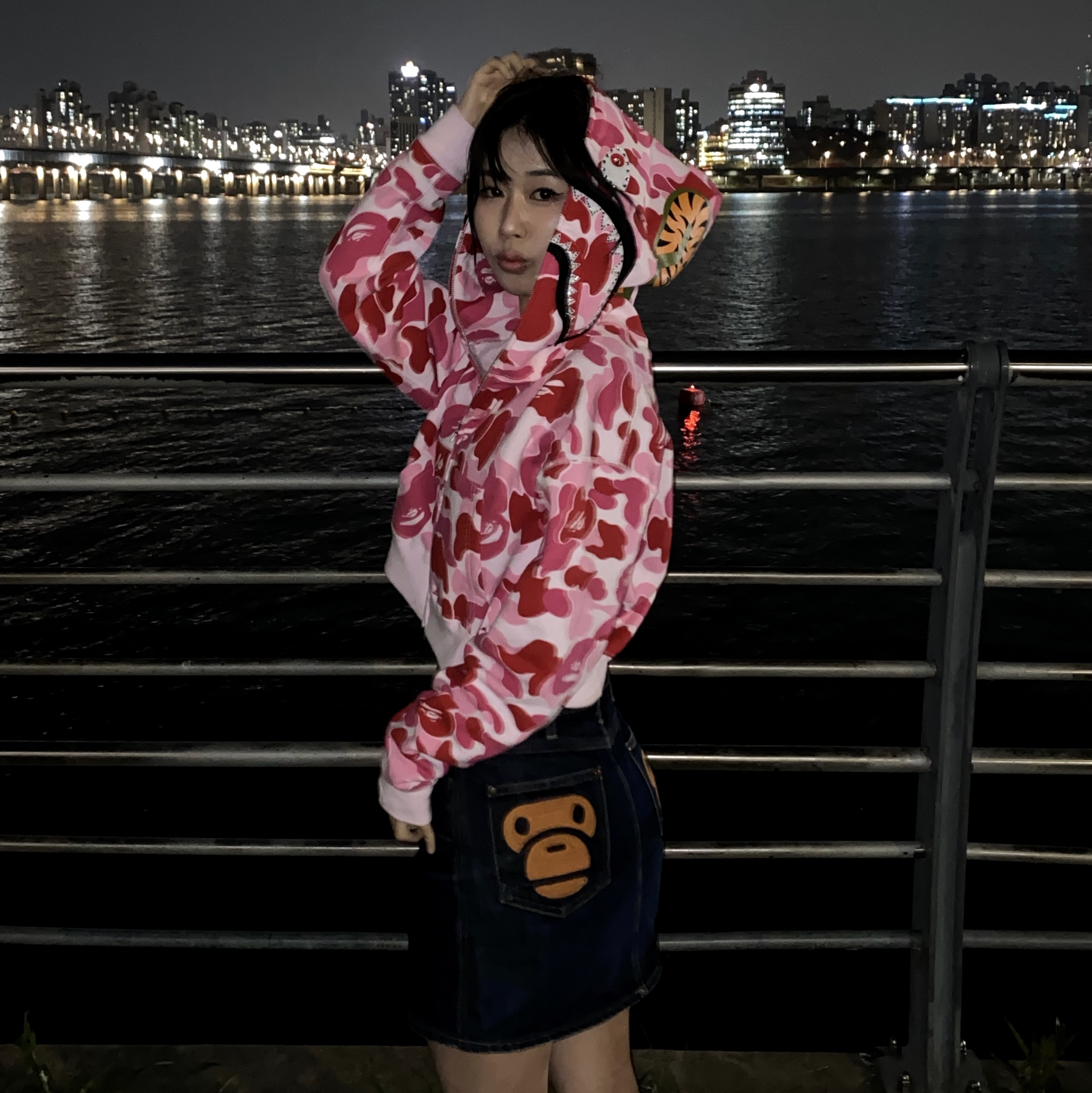 BAPE ABC Camo Shark Full Zip Hoodie Pink 착용 스타일 - 1