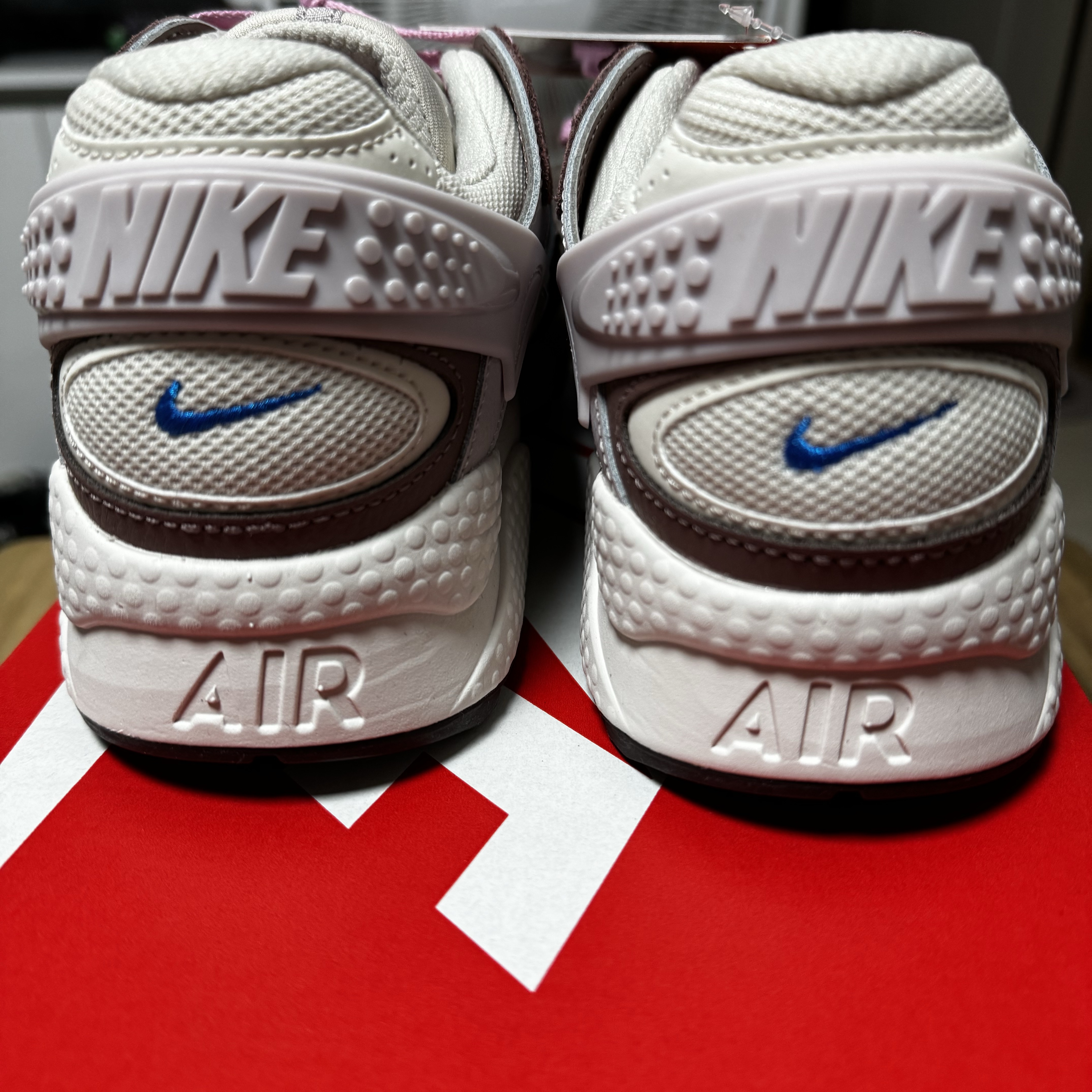 Nike Air Huarache Runner Light Orewood Earth 착용 스타일 - 5