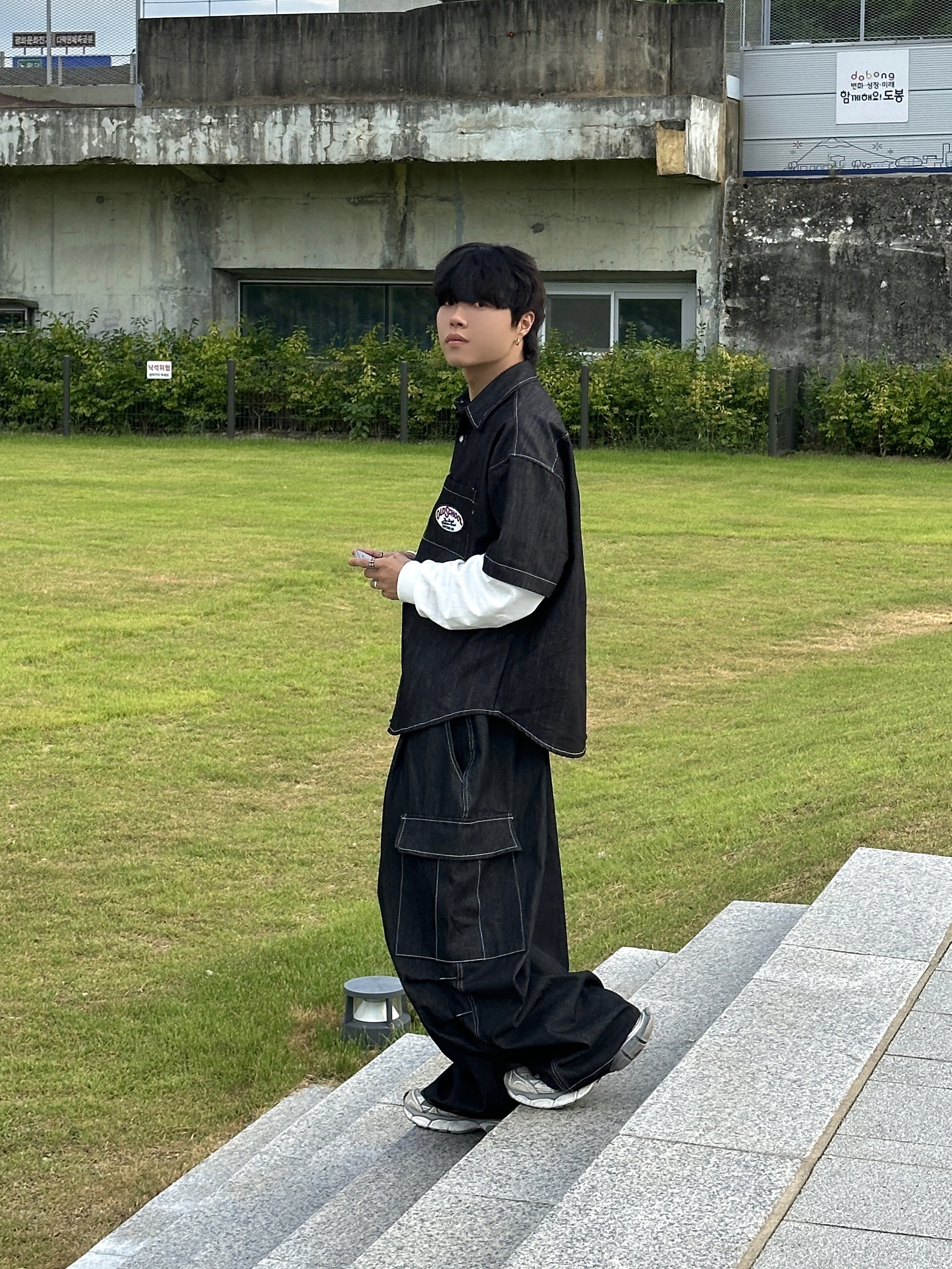 Balenciaga 3XL Sneakers Light Beige 착용 스타일 - 2