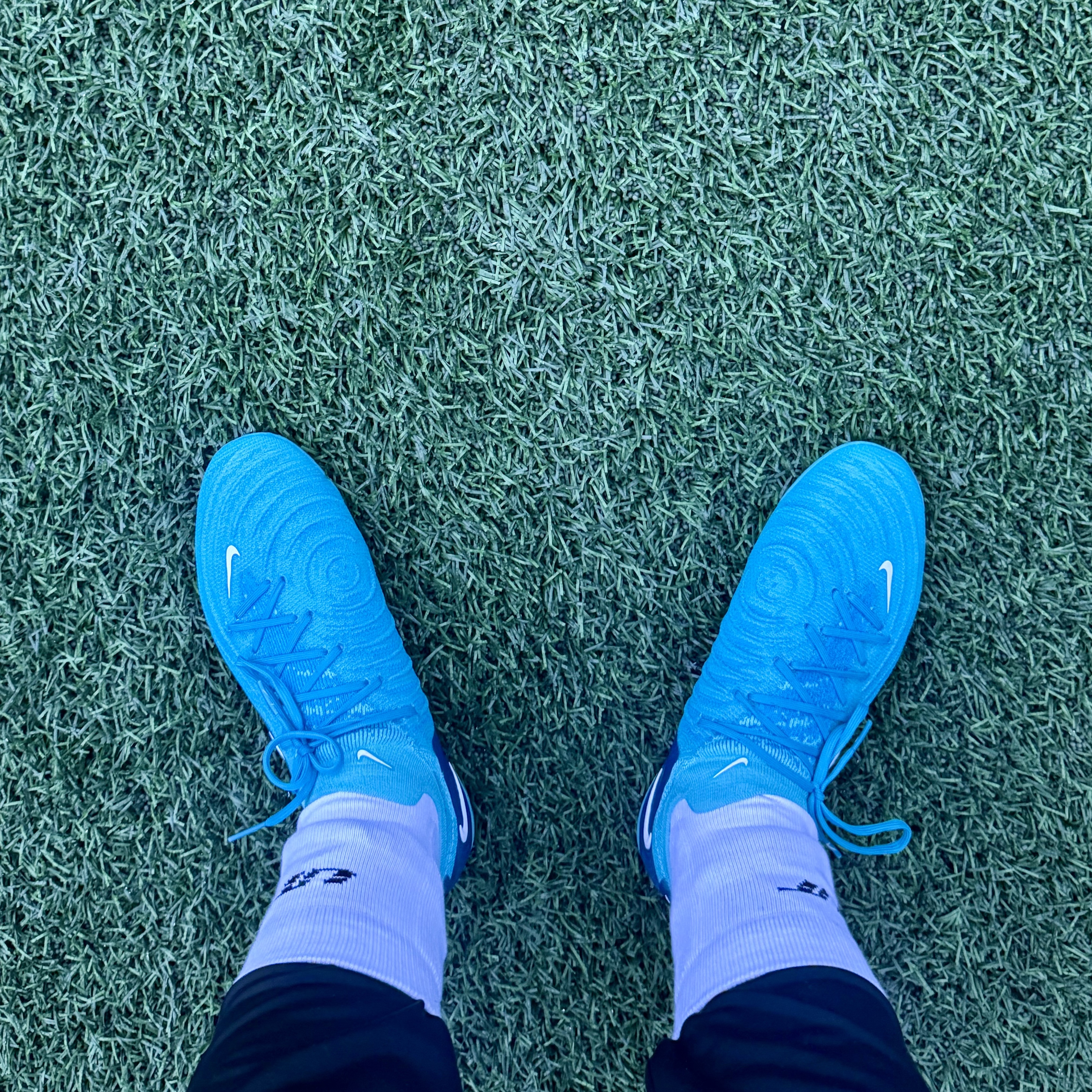 Nike Phantom GX 2 Elite FG Blue Fury White 착용 스타일