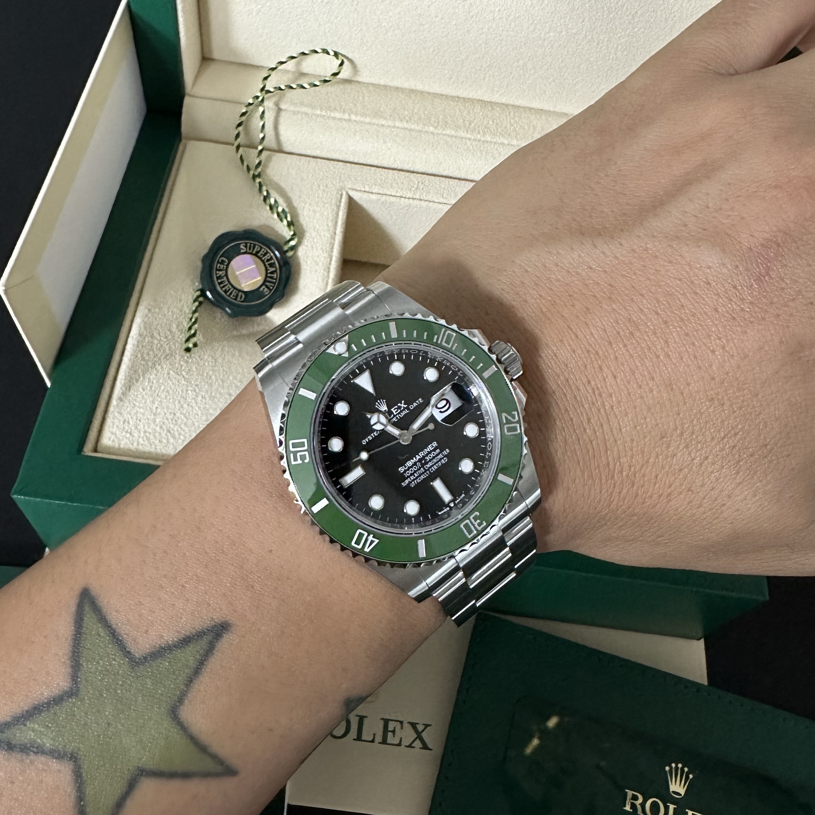 Rolex Submariner Date 41mm 126610LV Black Oyster, Rolex Sky-Dweller 42mm 336934 Bright Black Jubilee 착용 스타일 - 3
