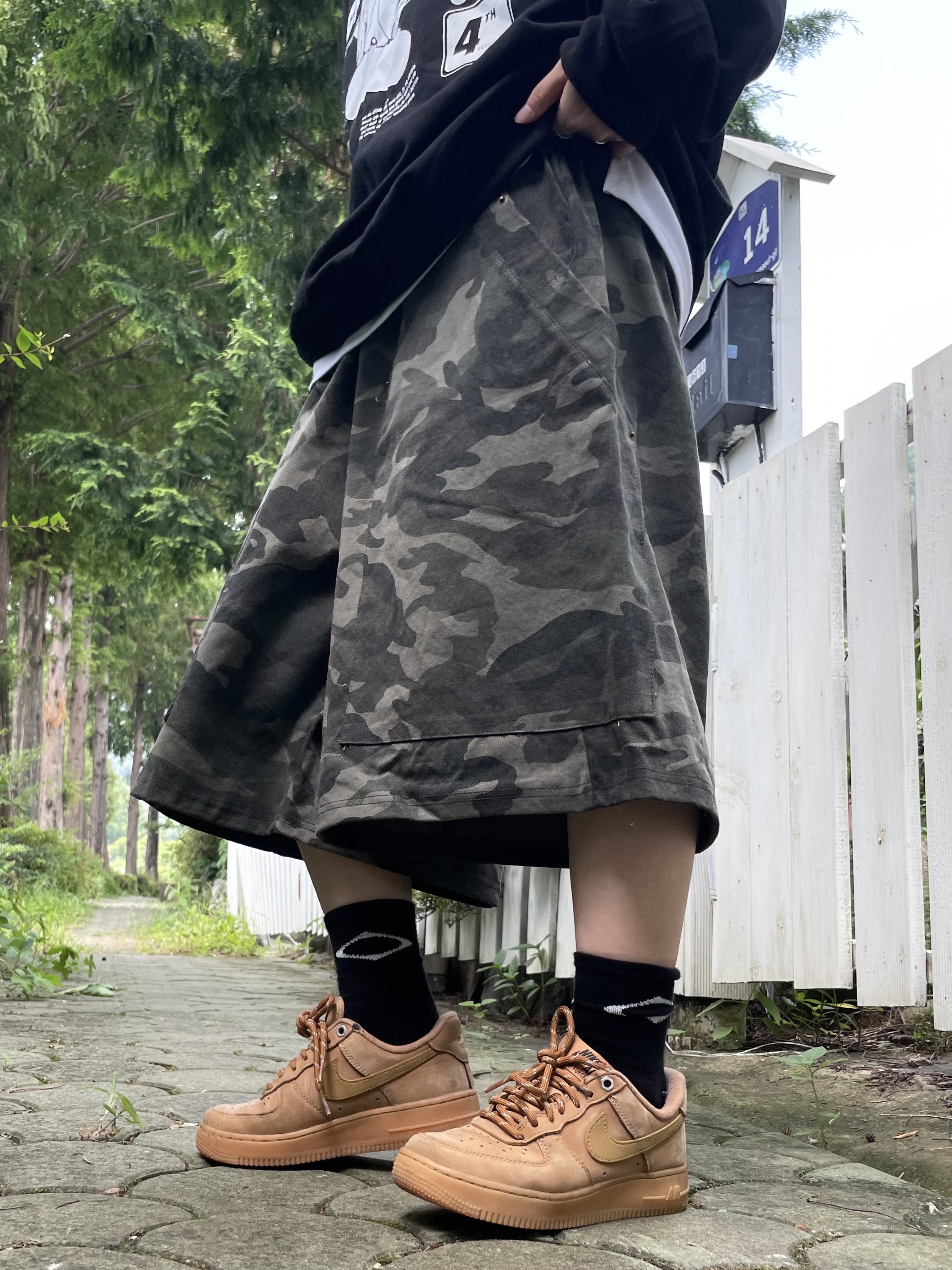 (W) Nike Air Force 1 '07 WB Flax Wheat, Human Made Heart Keyring Black 착용 스타일 - 6