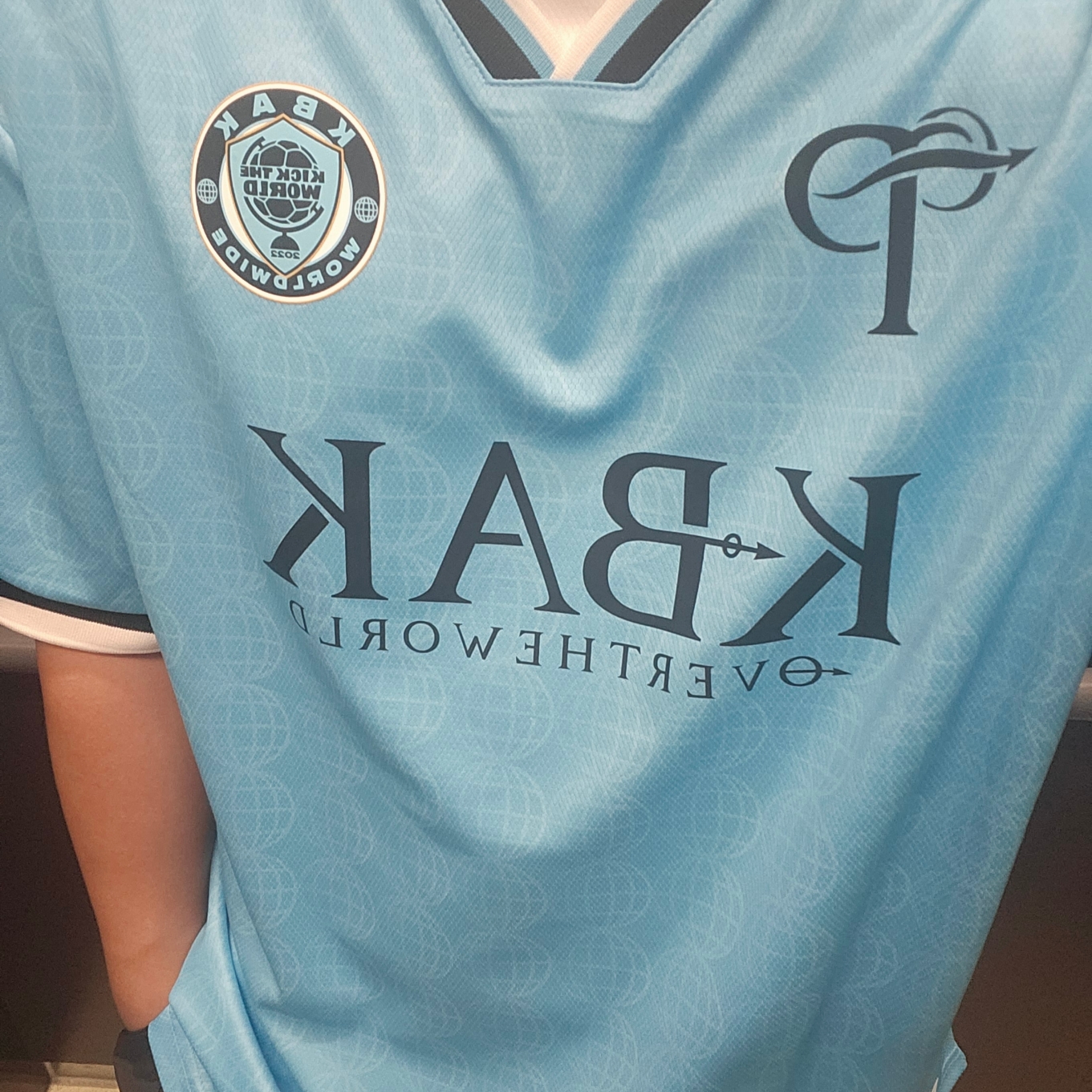[예약 배송] Over The Pitch x KBAK Jersey Home Blue 착용 스타일