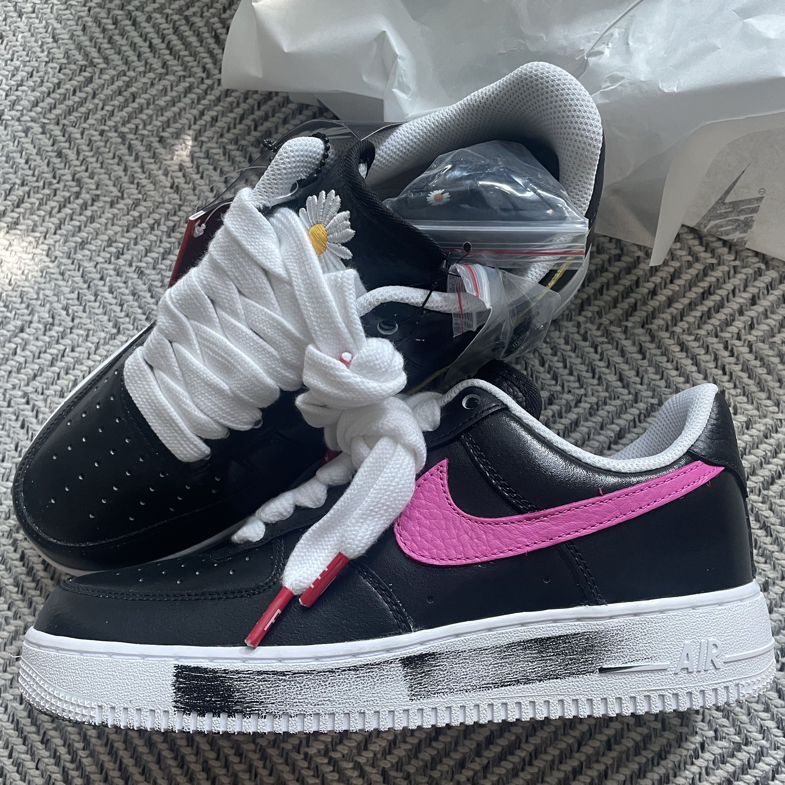 Nike x Peaceminusone Air Force 1 Low Para-Noise 3.0 Black and Multicolor 착용 스타일