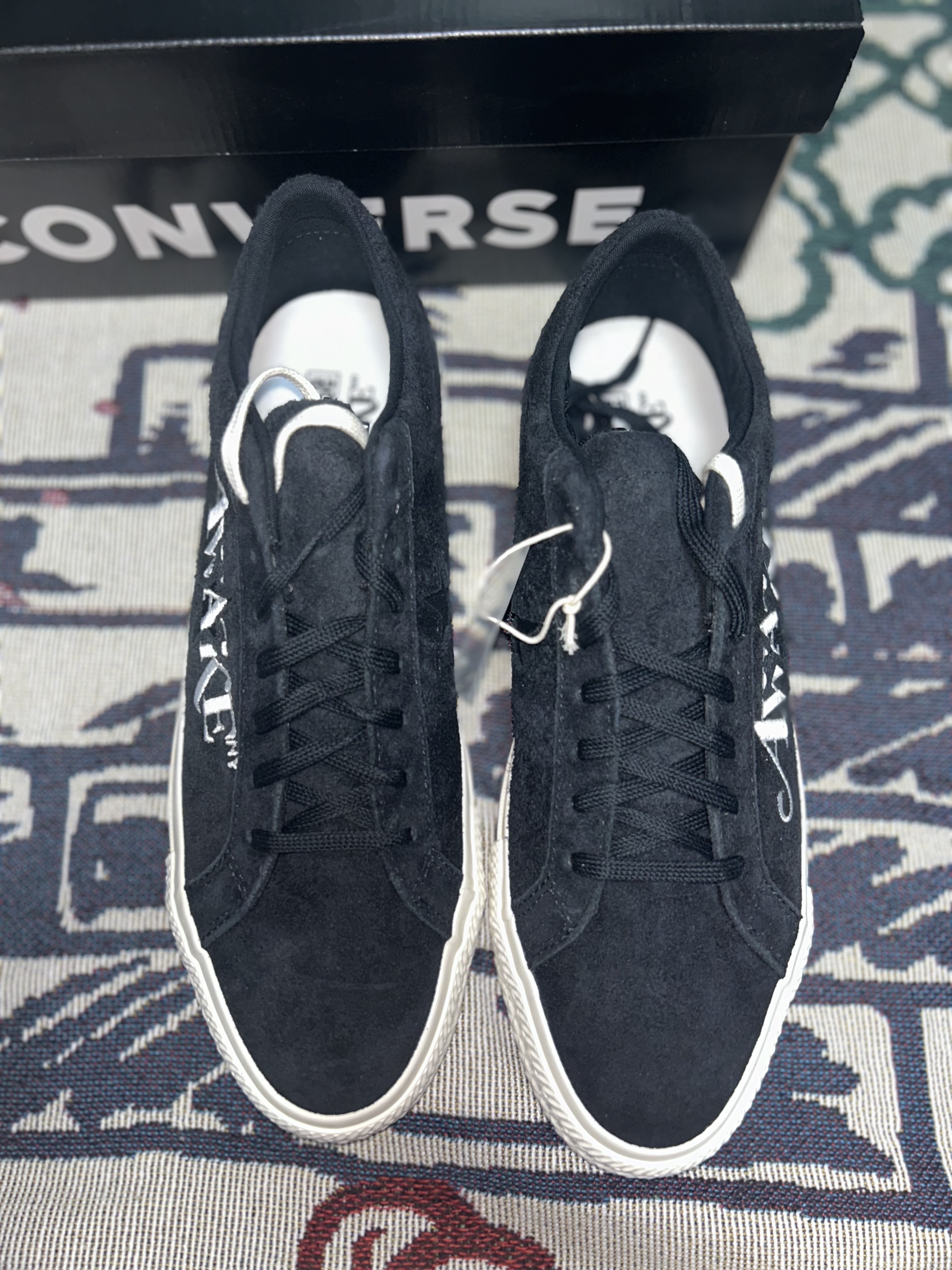 Converse x Awake NY One Star Pro Ox Black Egret 착용 스타일 - 2