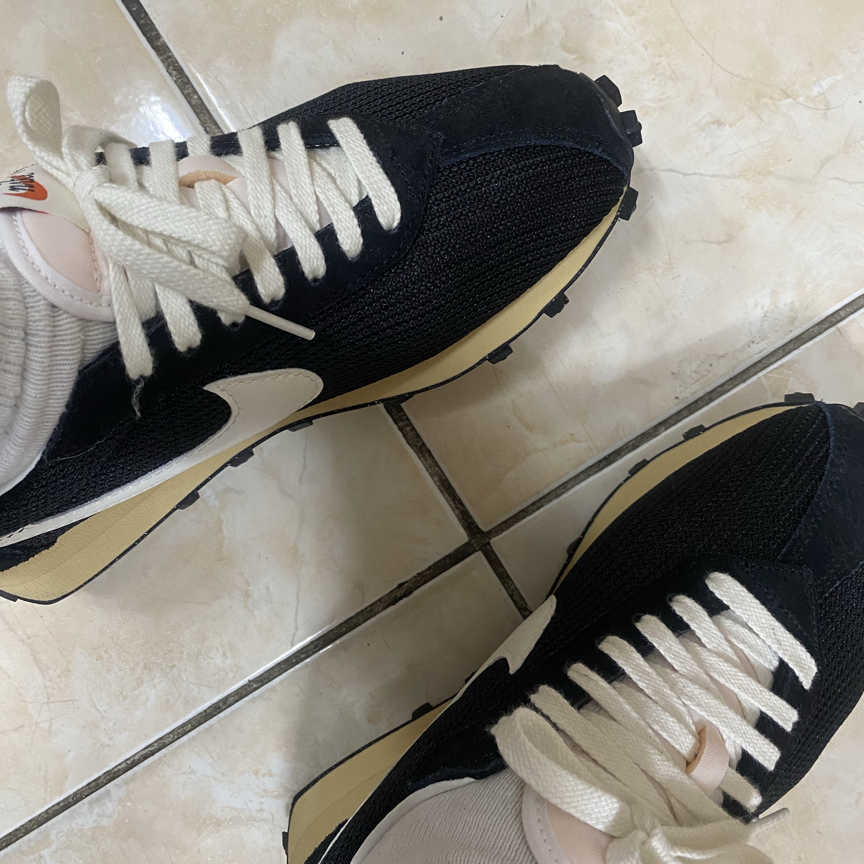 Nike LD-1000 SP Black and Sail 착용 스타일