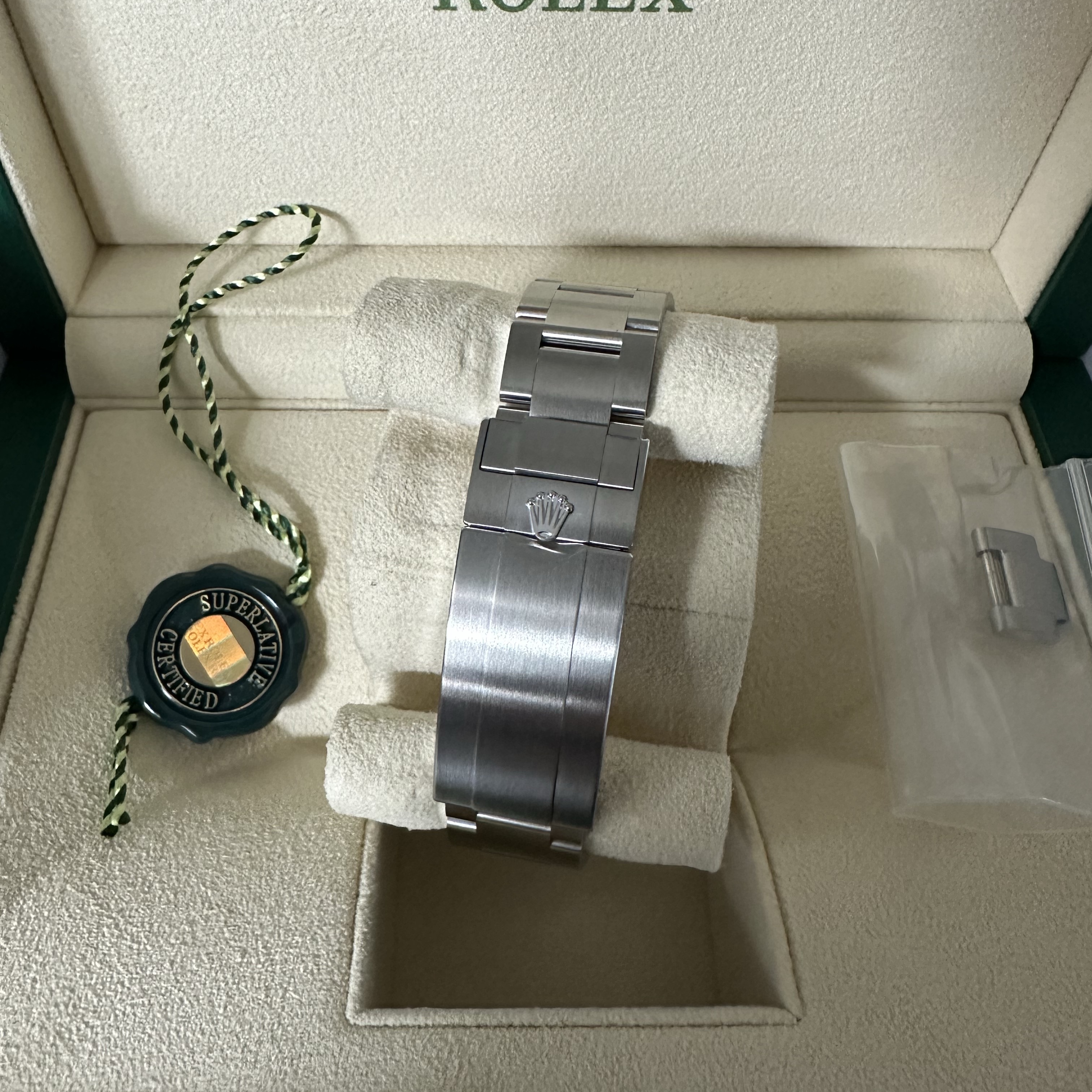 Rolex Submariner Date 41mm 126610LV Black Oyster, Rolex Sky-Dweller 42mm 336934 Bright Black Jubilee 착용 스타일 - 5